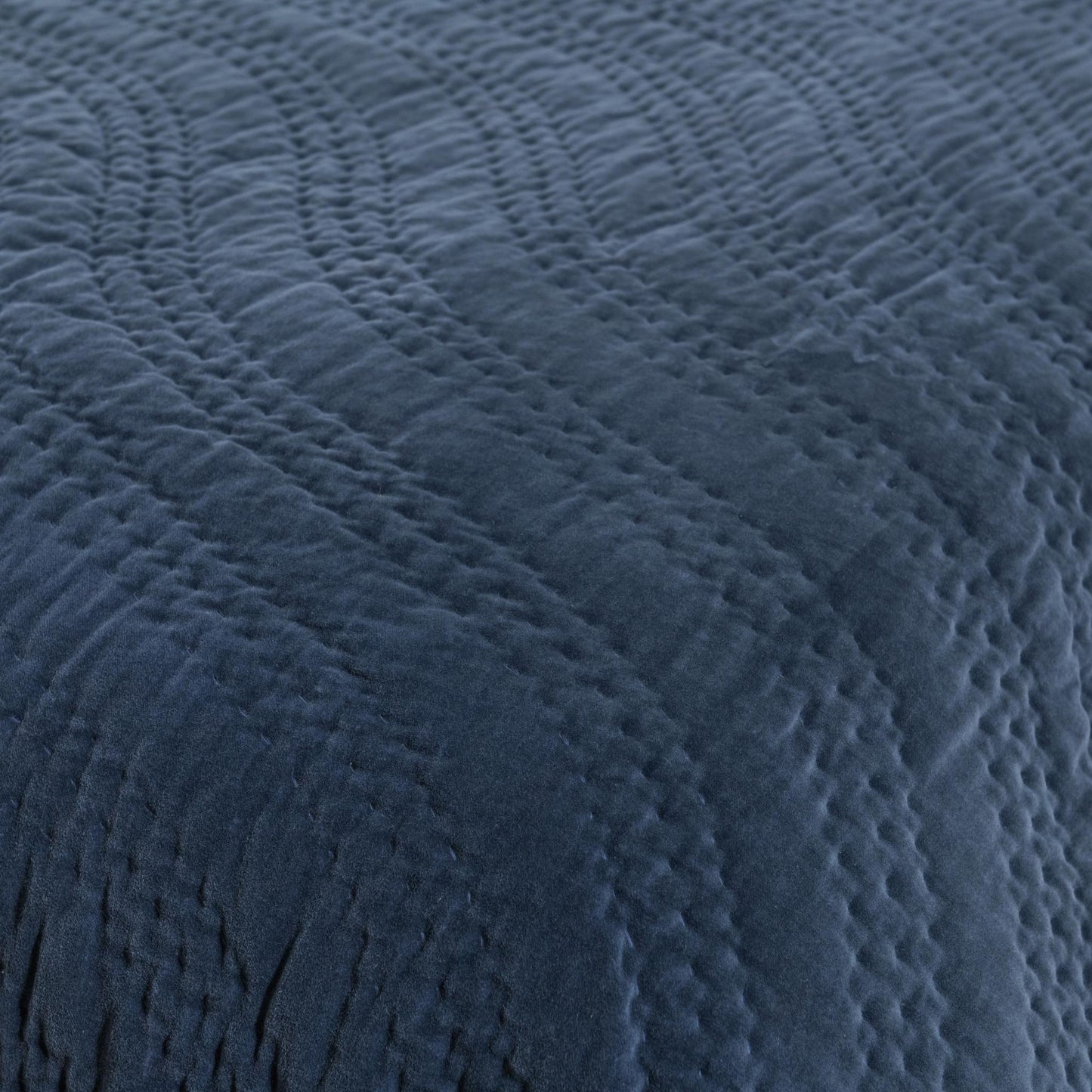 Elms Crisp Blue Velvet Quilt Collection