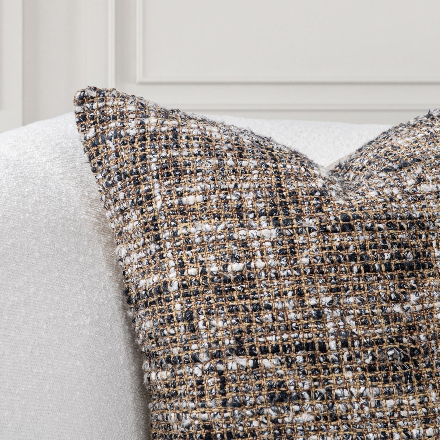 VC Porter Black/Ivory 22x22 Throw Pillow (Set of 2) - Ornate Home