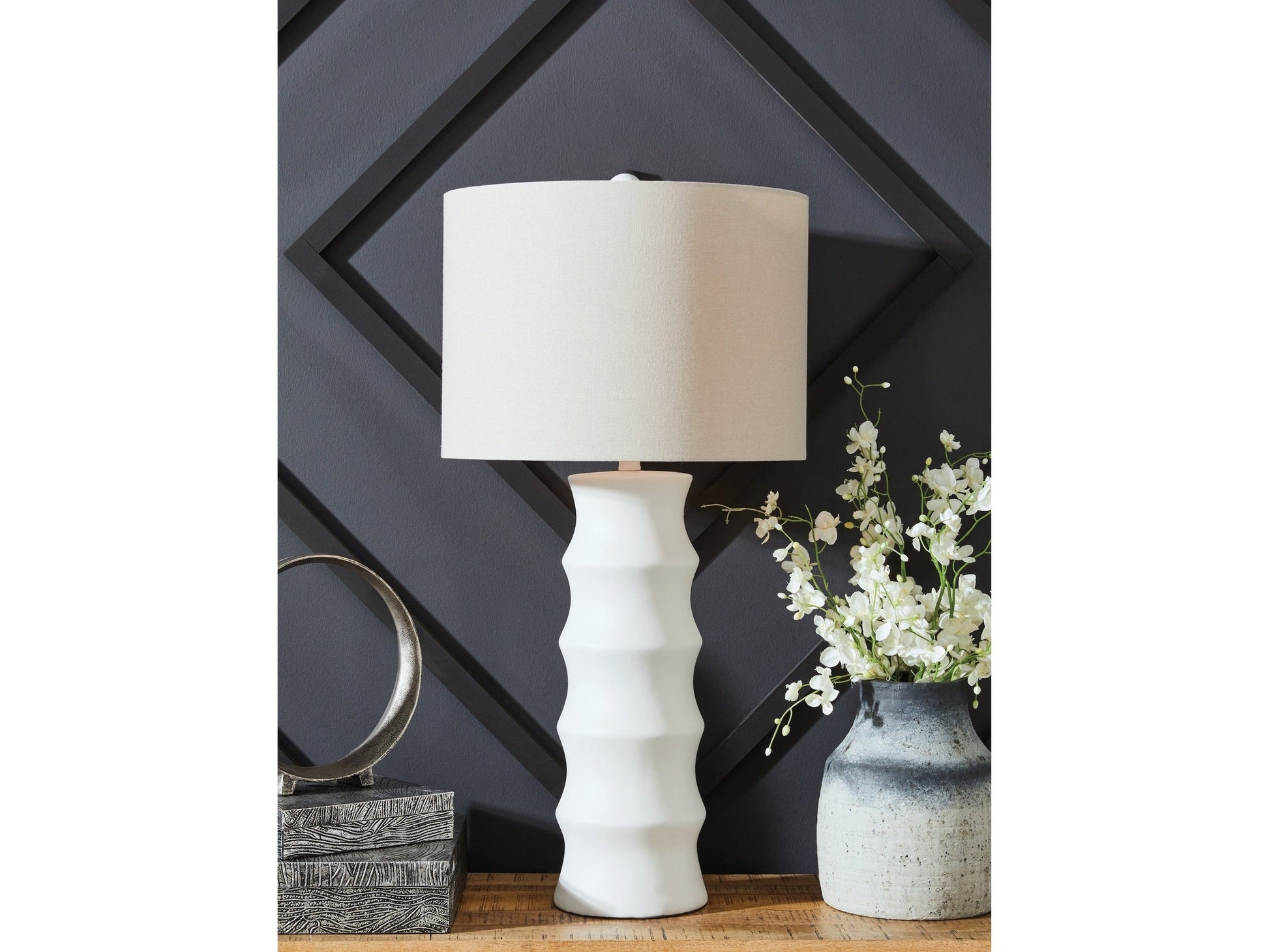 Veraleigh White Poly Table Lamp- Viva Furn