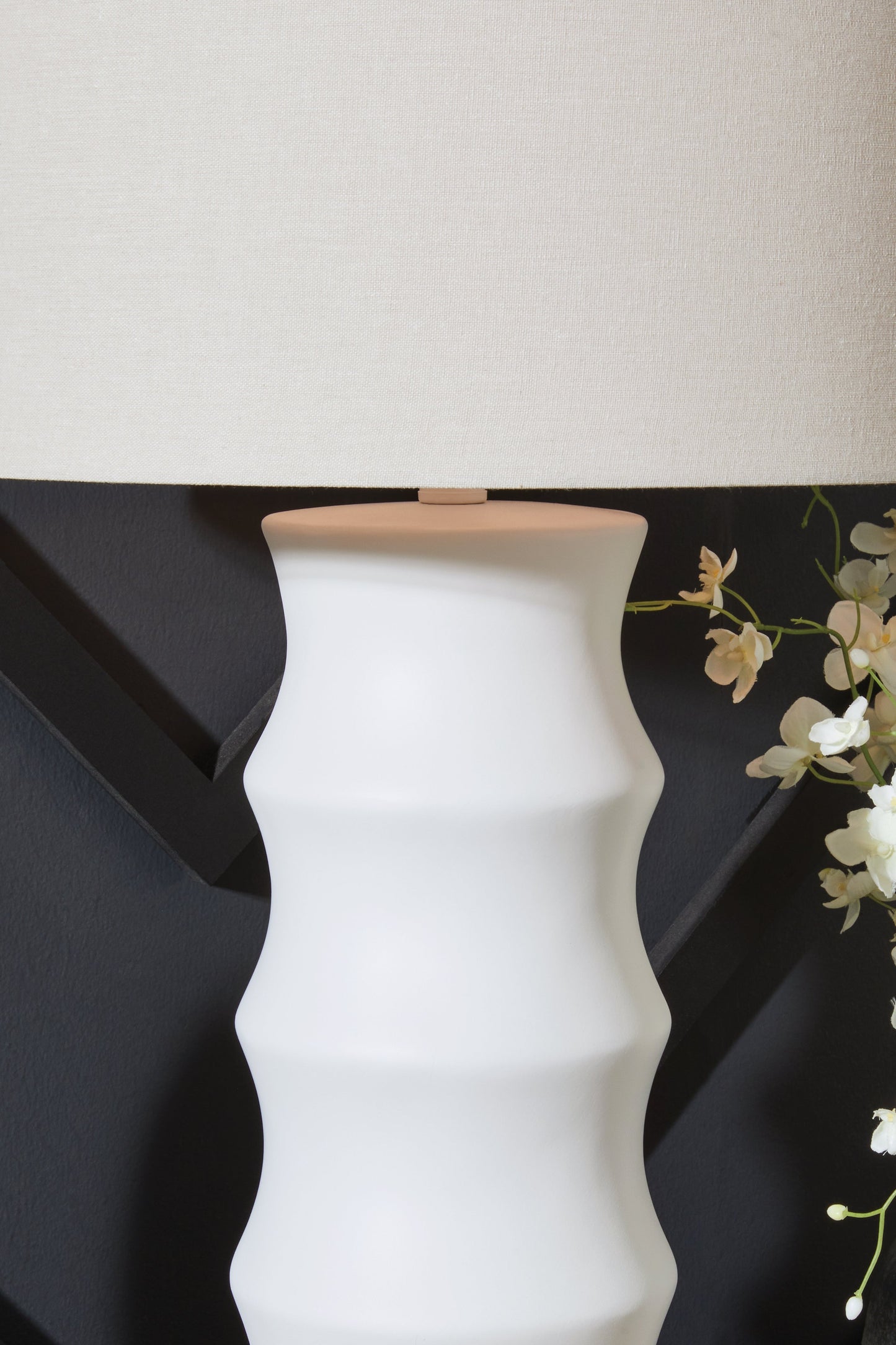 Veraleigh White Poly Table Lamp- Viva Furn