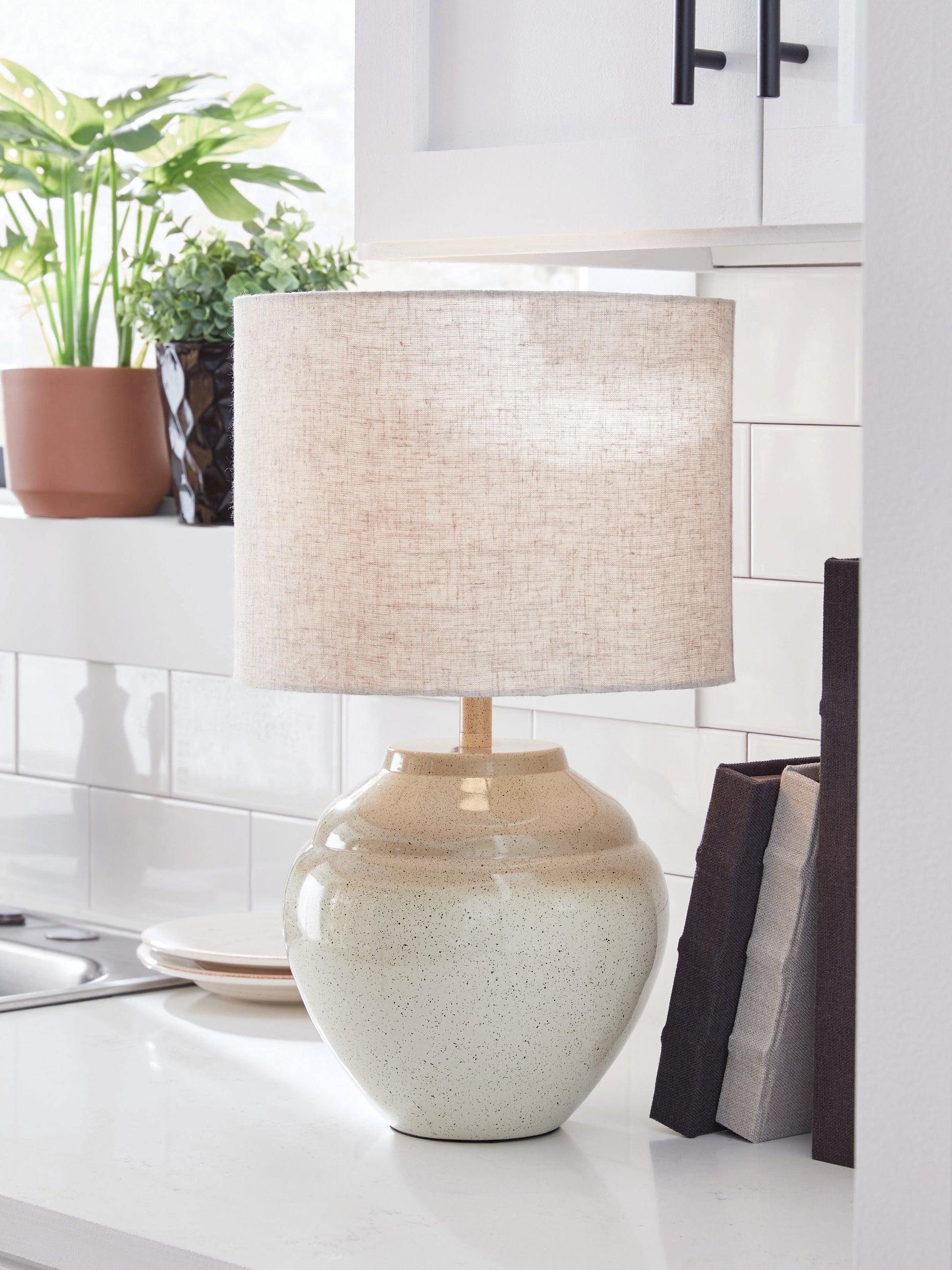 Waldish Cream/Beige Metal Table Lamp (1/CN)- Viva Furn