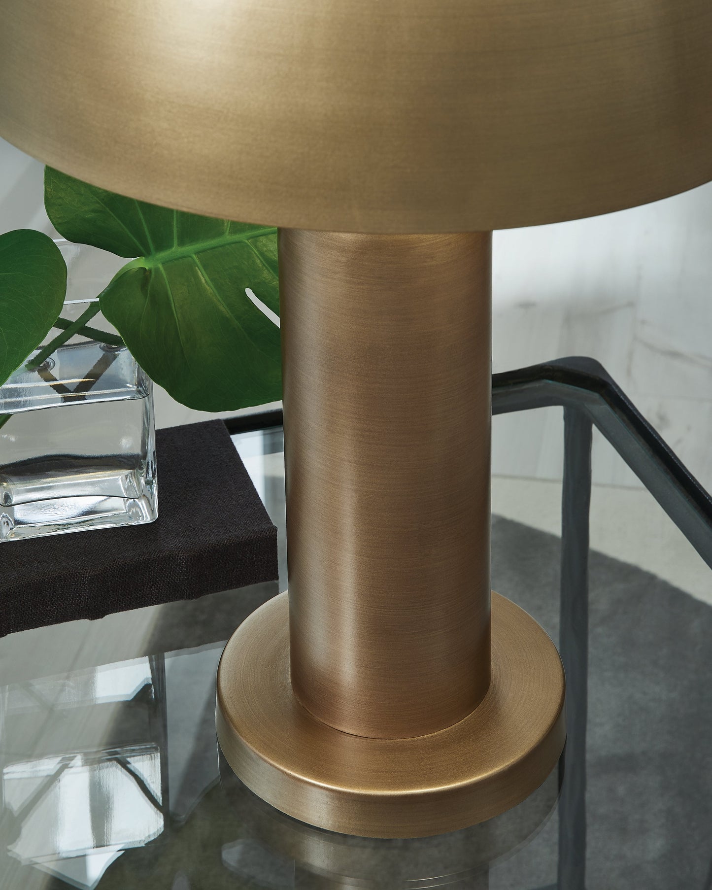 Wendfield Antique Gold Table Lamp- Viva Furn