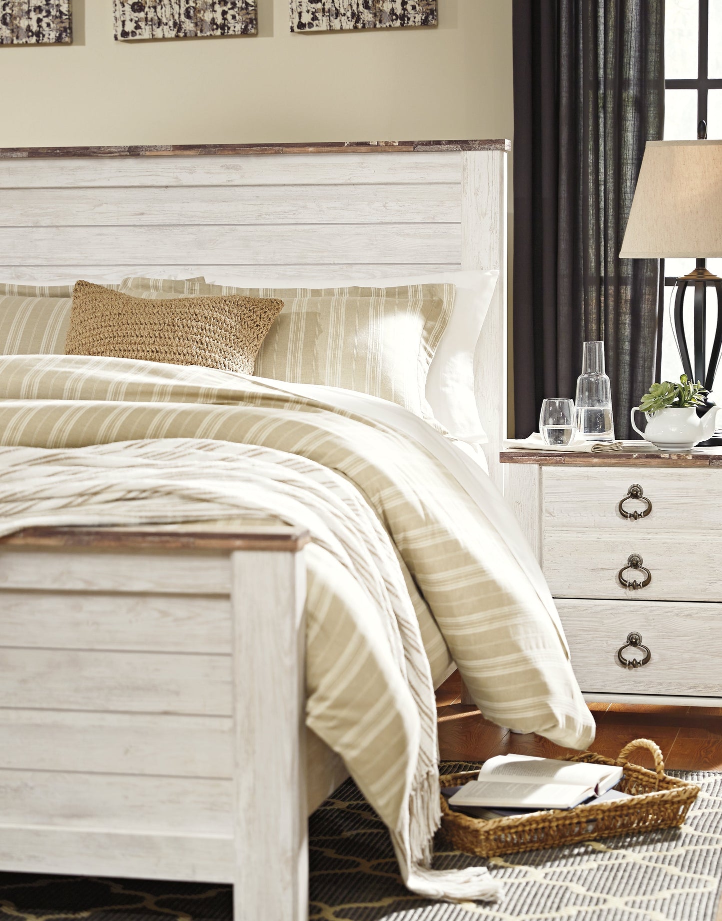 Willowton Whitewash Queen Panel Bed- Viva Furn