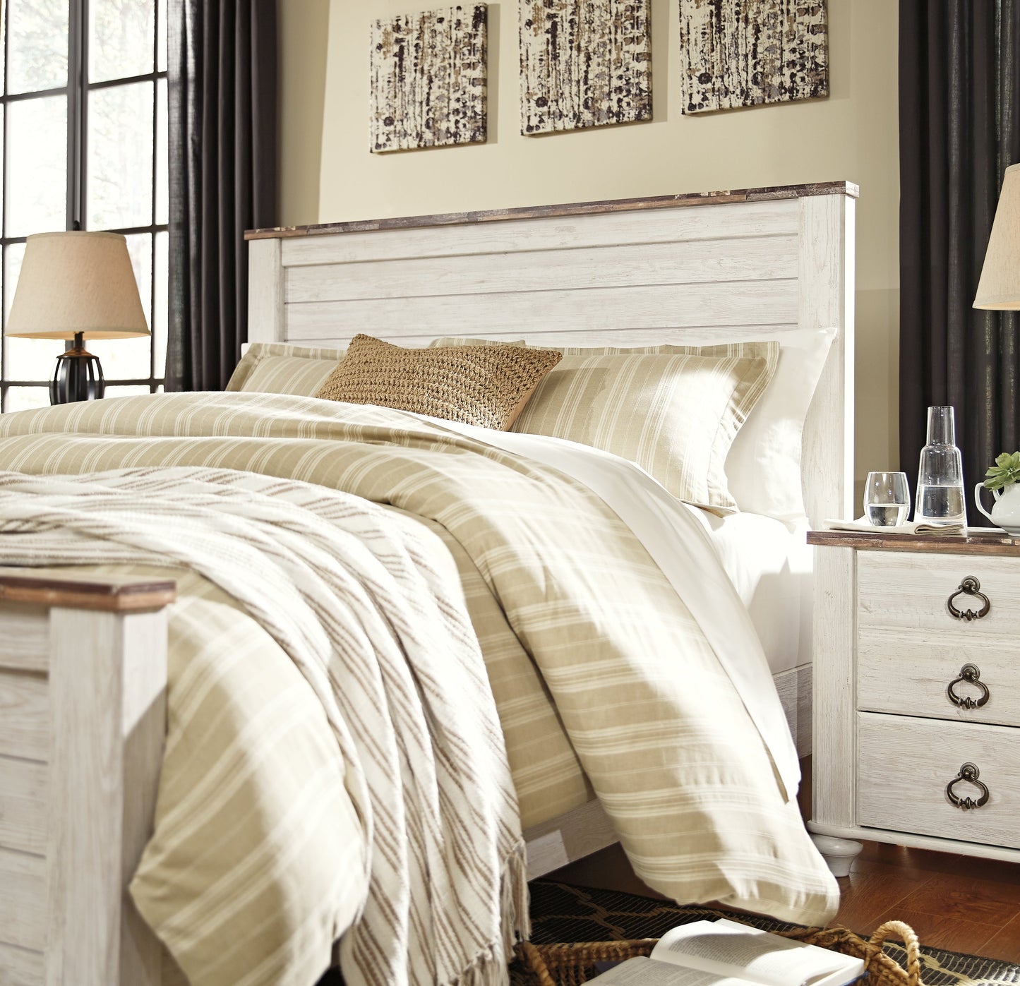 Willowton Whitewash Queen Panel Bed- Viva Furn