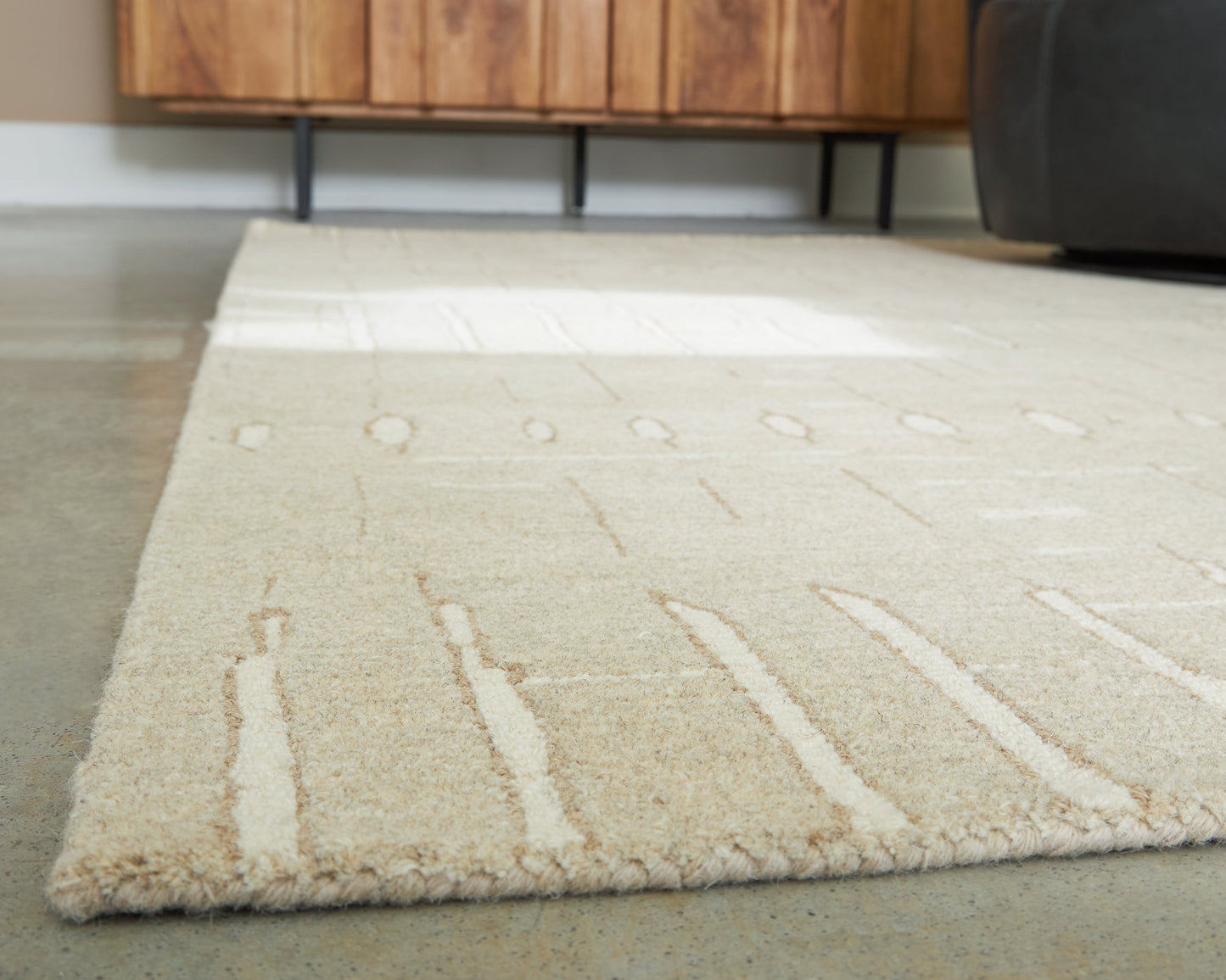 Wolbert Tan/Ivory Large Rug- Viva Furn