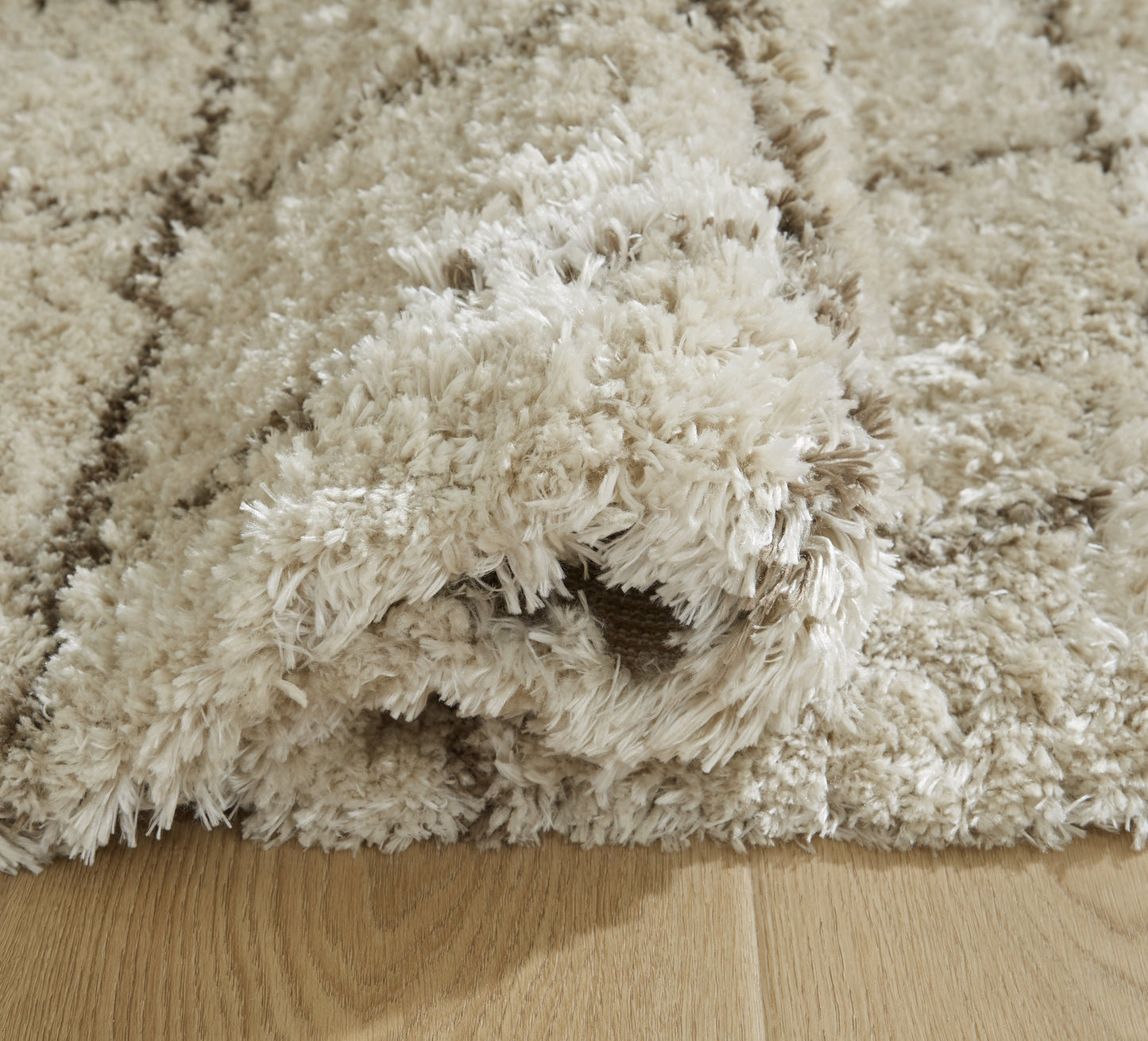 Wrenlow Cream/Brown 5' x 7' Rug- Viva Furn