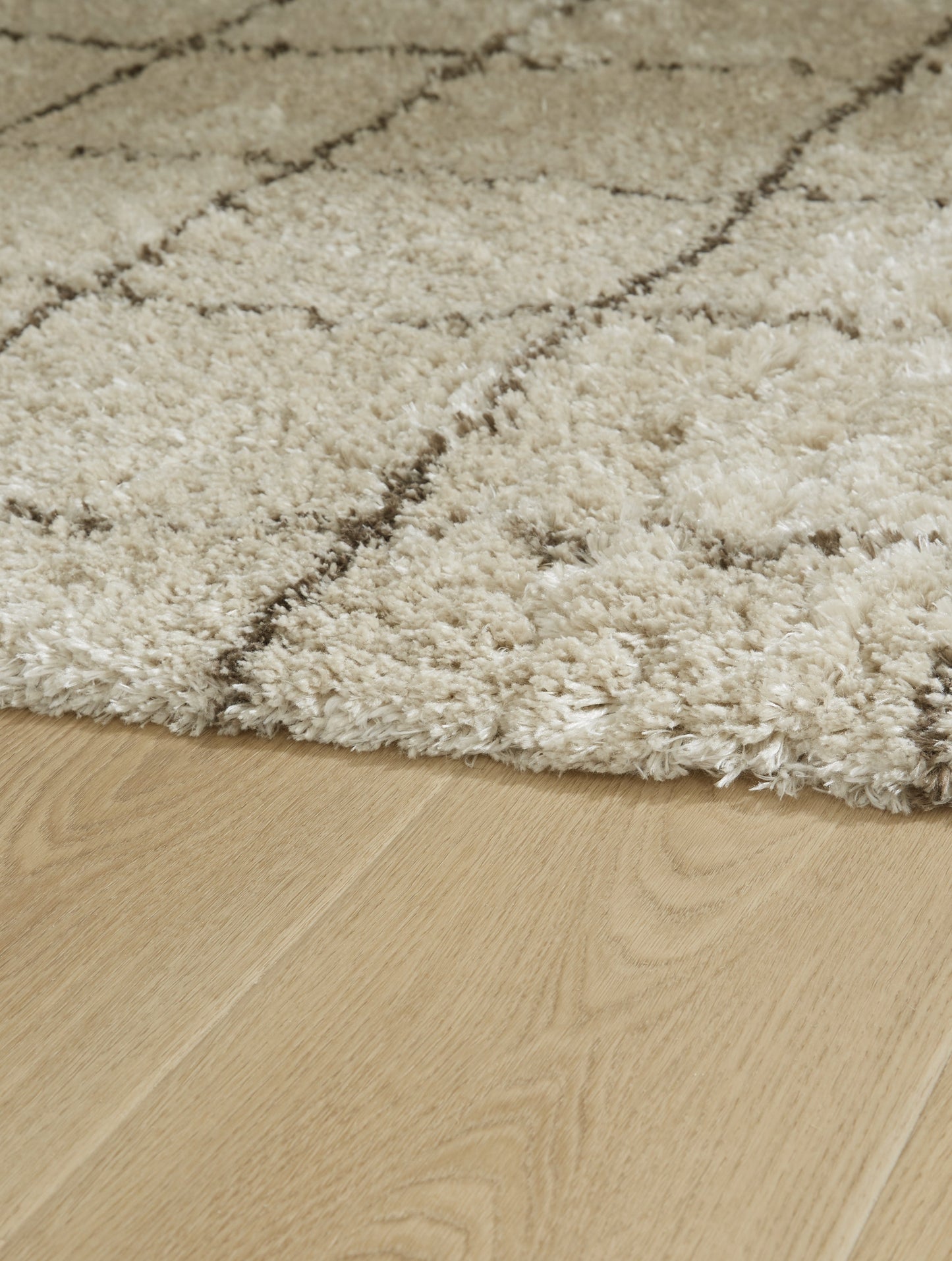Wrenlow Cream/Brown 5' x 7' Rug- Viva Furn