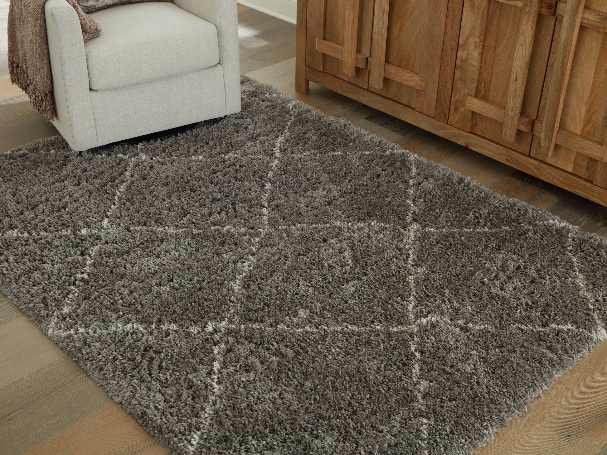 Wrenlow Gray/Cream 8' x 10' Rug- Viva Furn