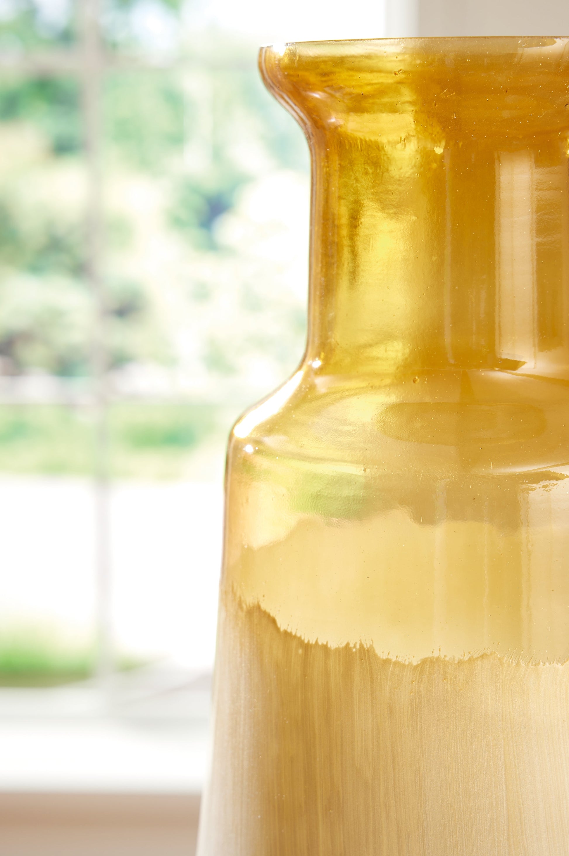 Wynburg White/Amber Vase- Viva Furn