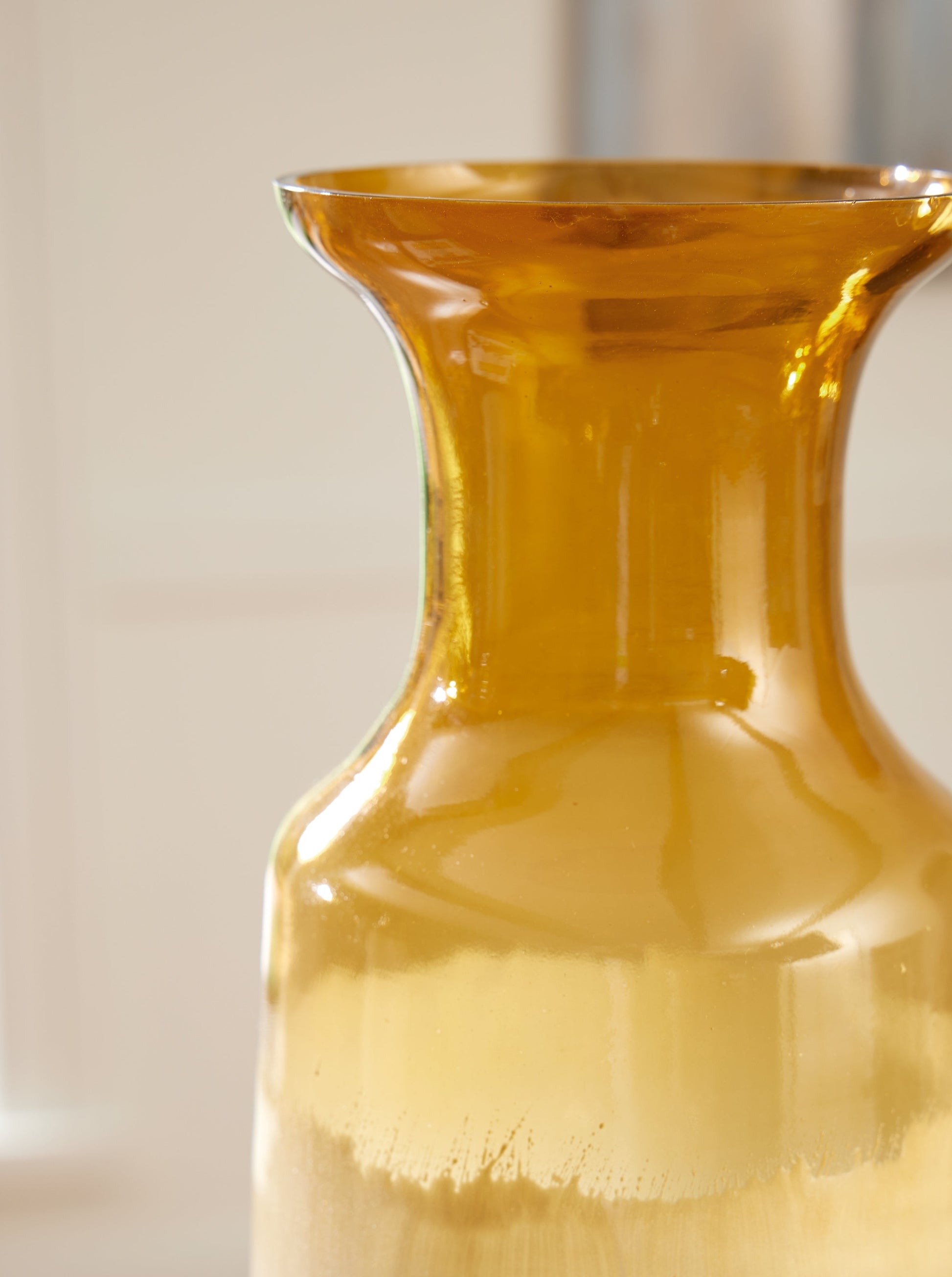 Wynburg White/Amber Vase- Viva Furn