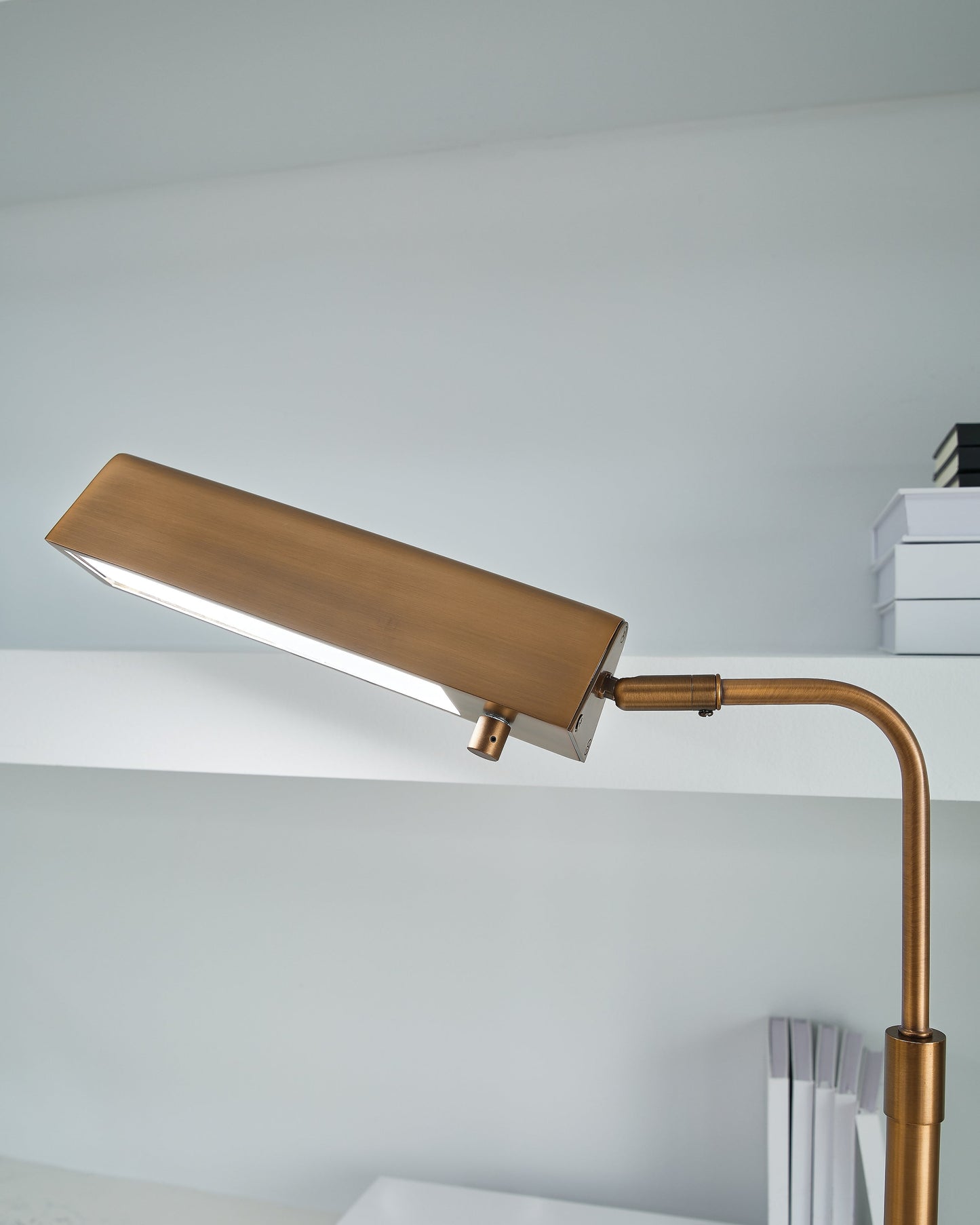 Yafe Bronze Desk Lamp- Viva Furn
