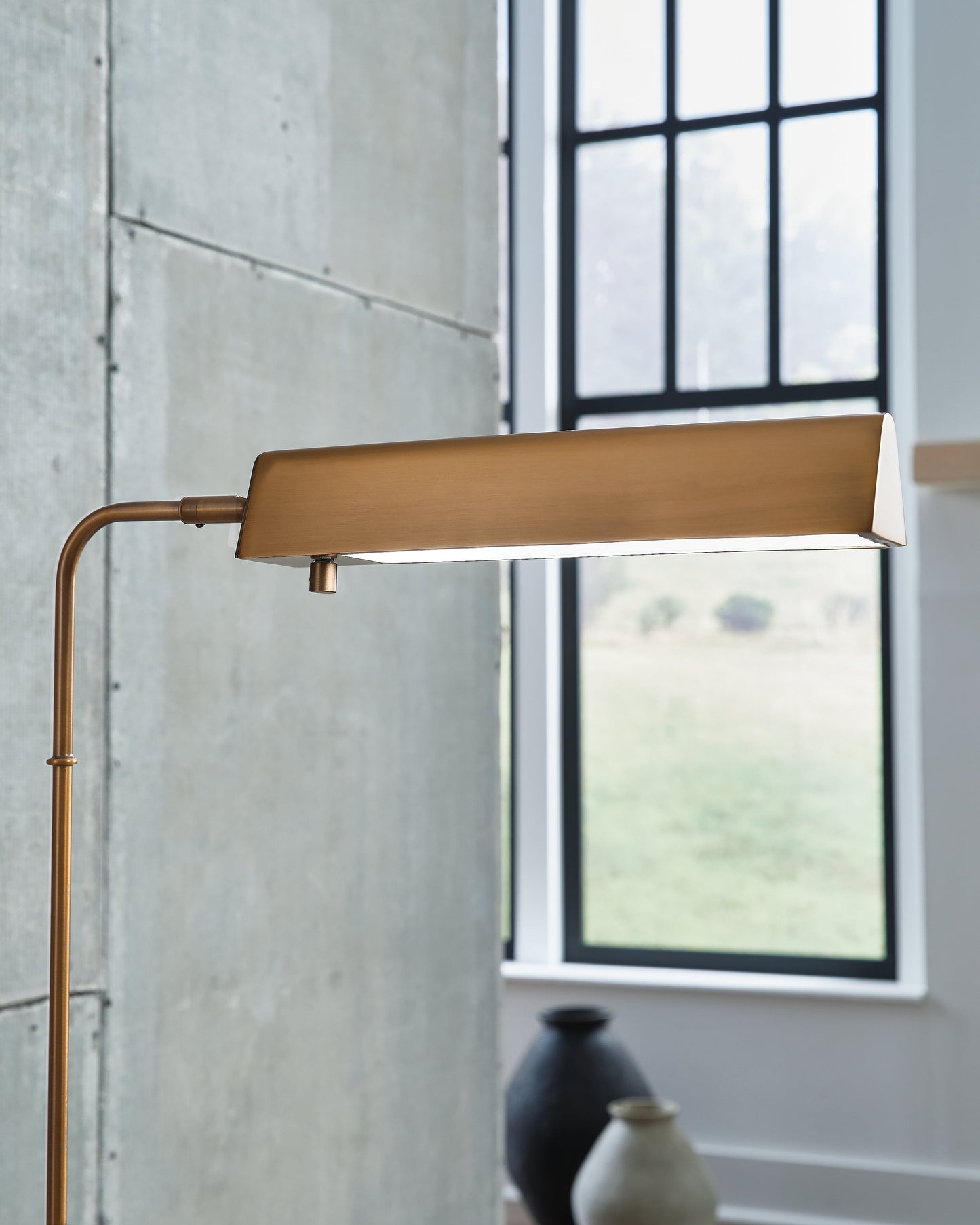 Yafe Bronze Floor Lamp- Viva Furn