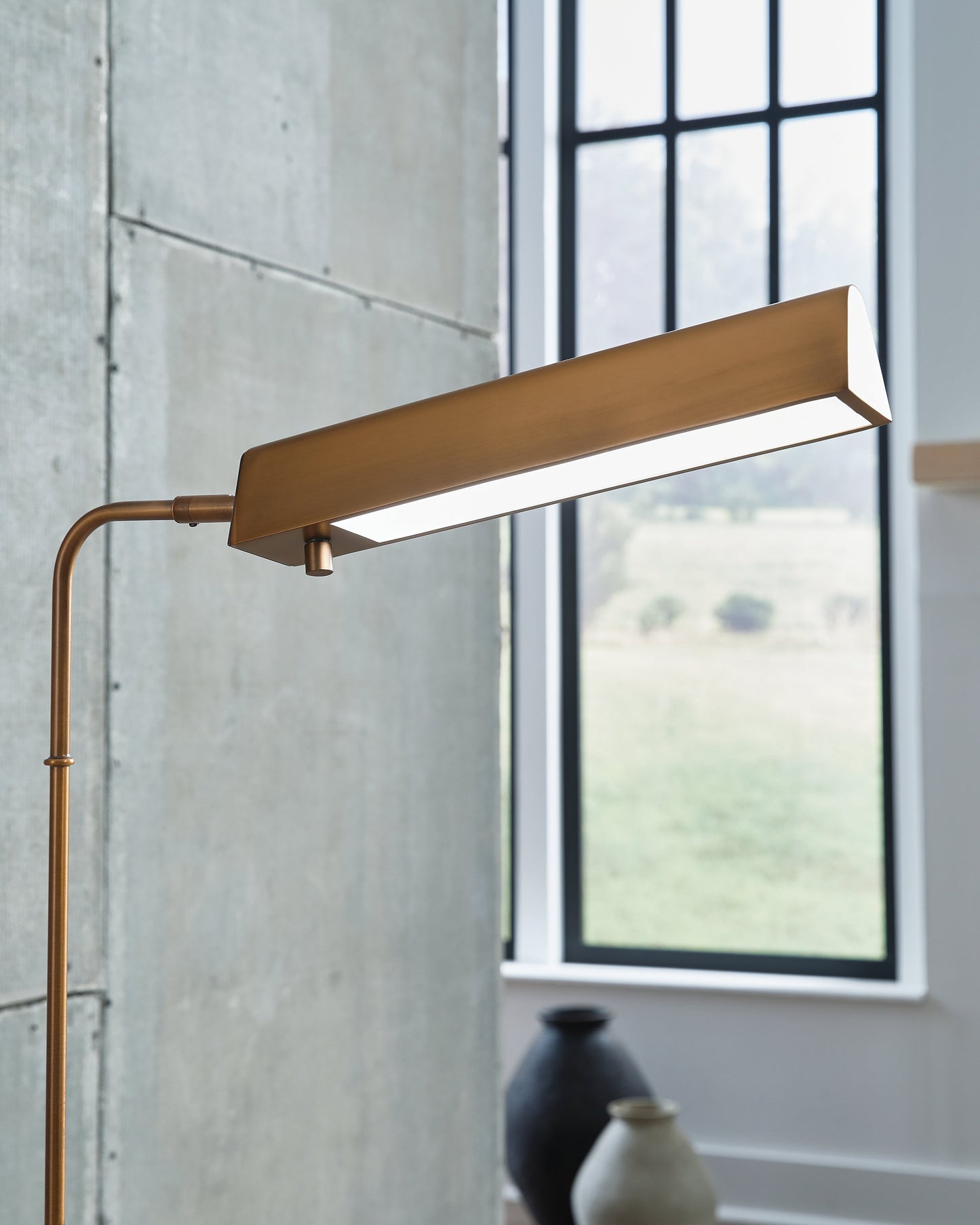 Yafe Bronze Floor Lamp- Viva Furn