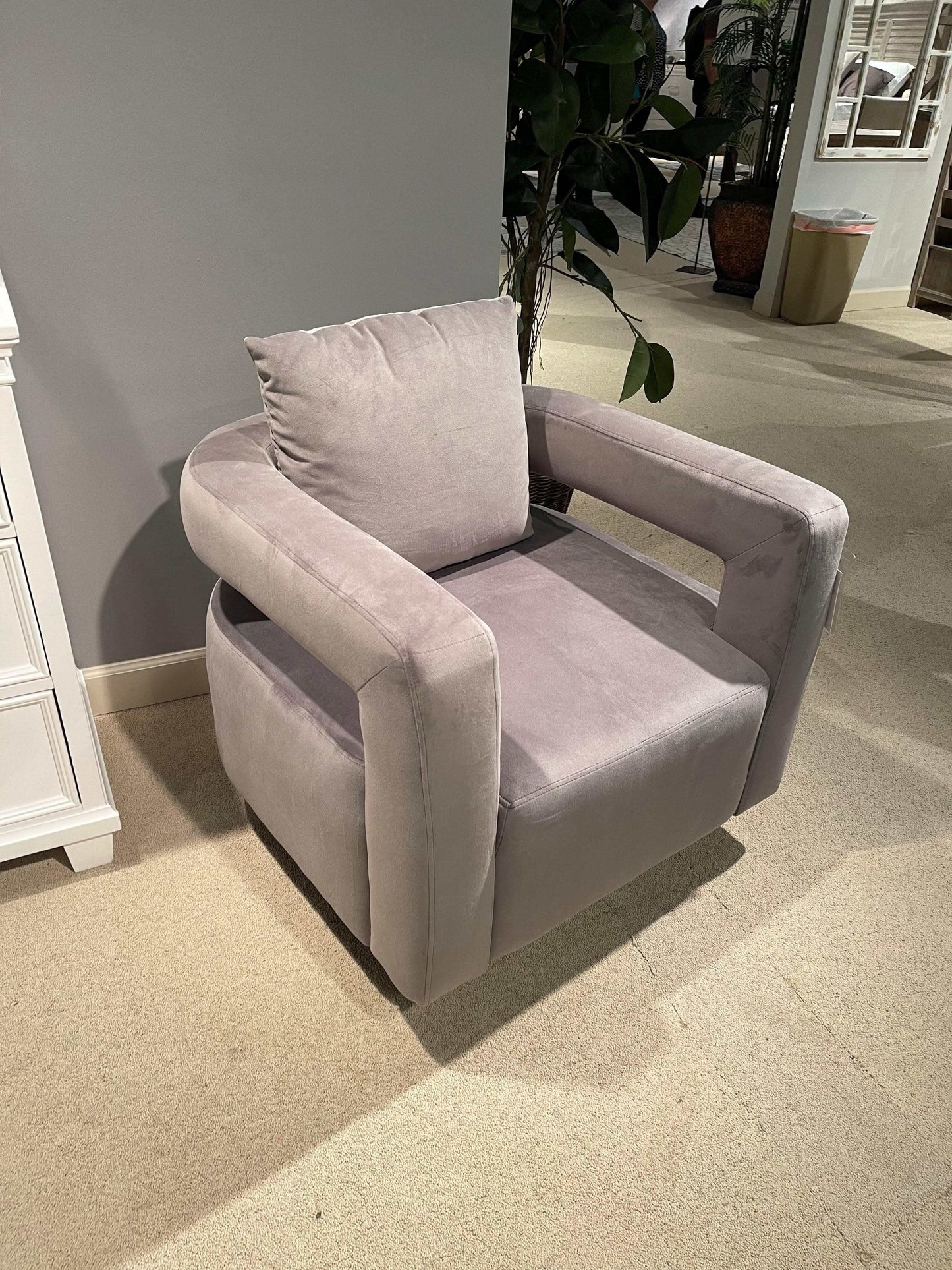 Alcoma Gray Velvet Swivel Accent Chair