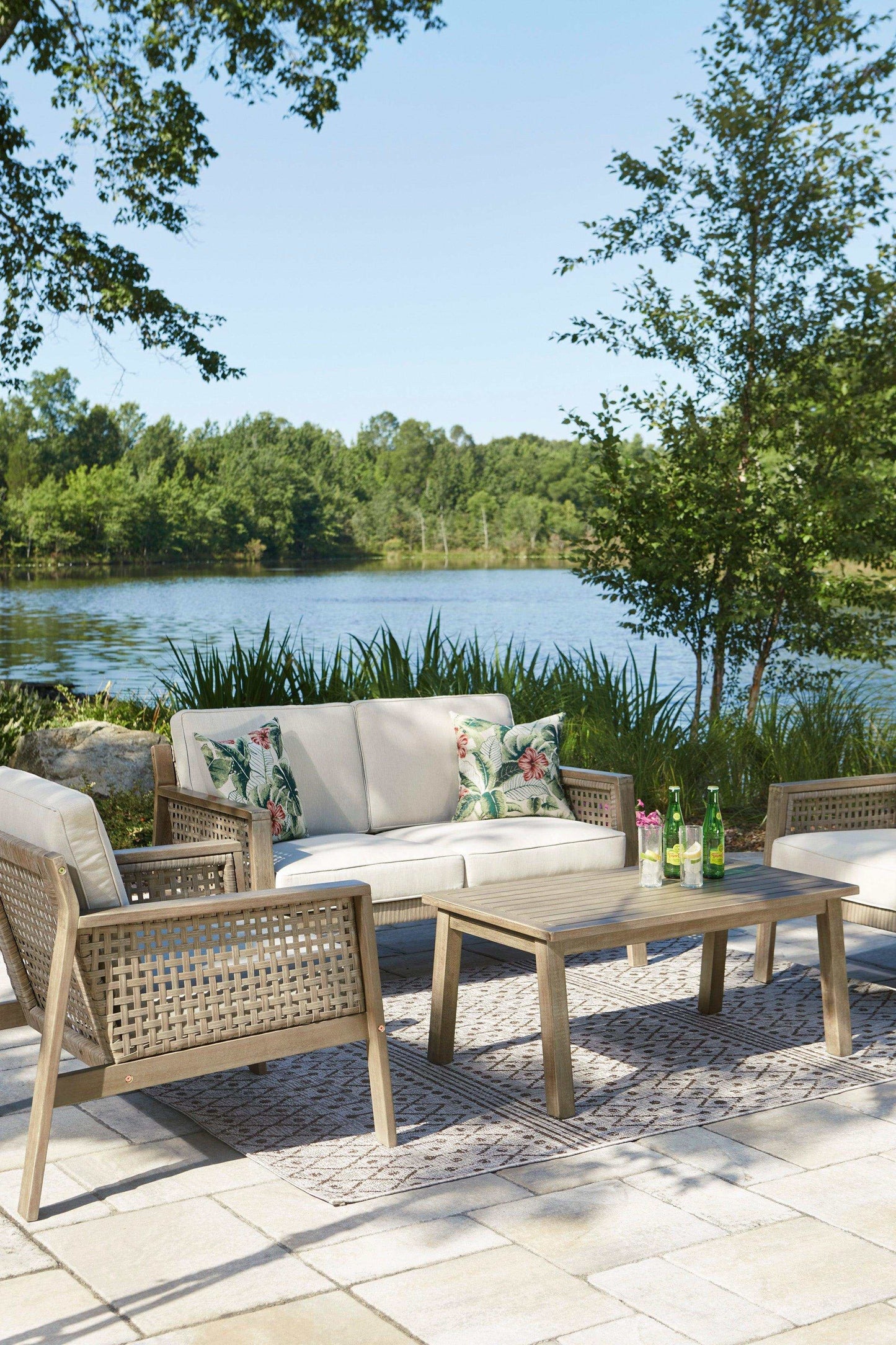 Barn Cove Outdoor Seating Group / 4pc