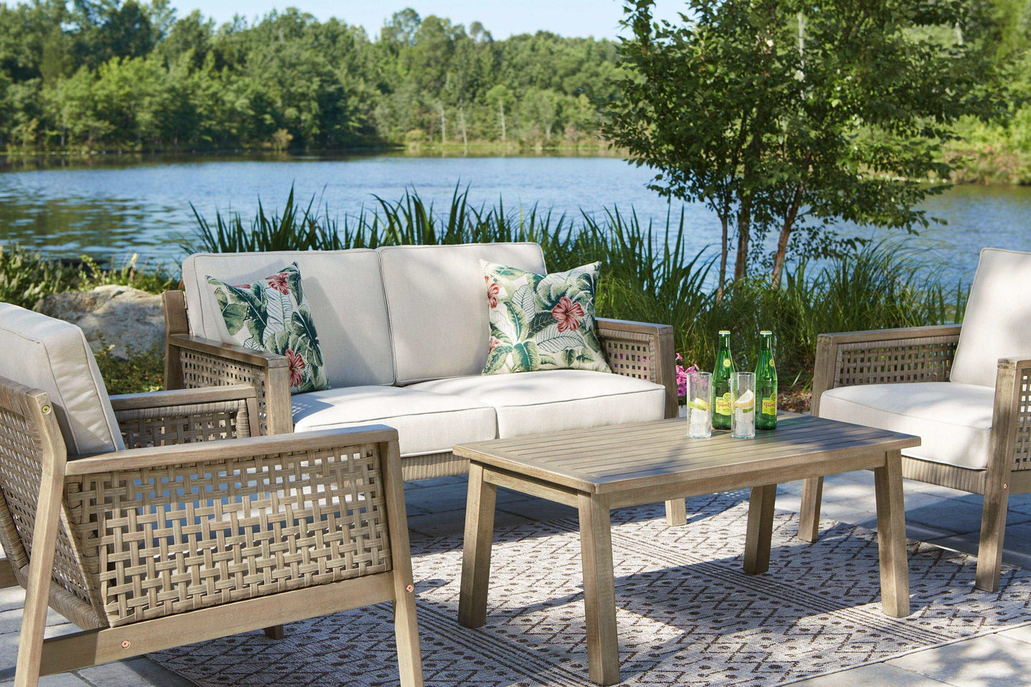 Barn Cove Outdoor Seating Group / 4pc