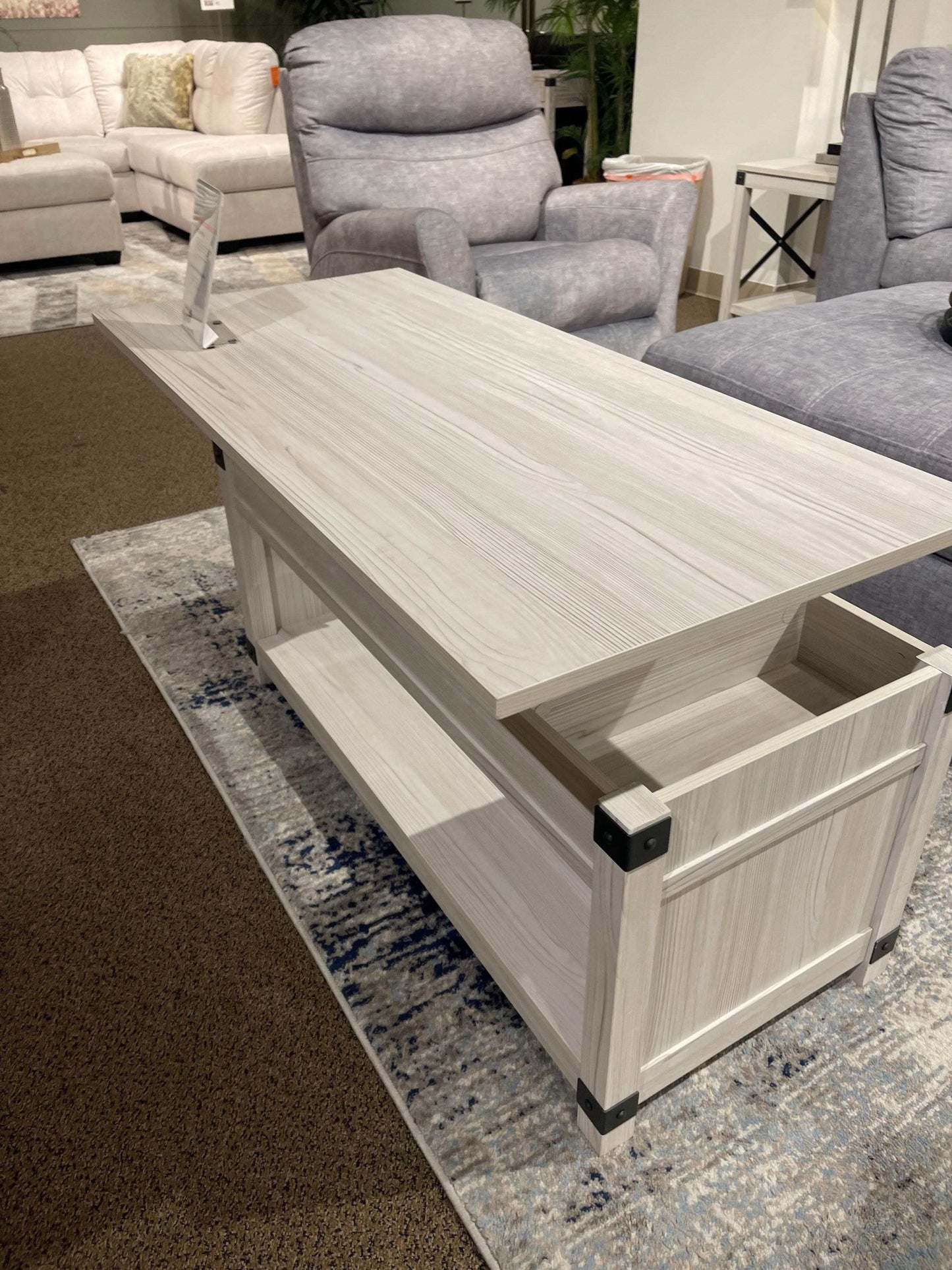 Bayflynn Whitewash Lift-Top Coffee Table