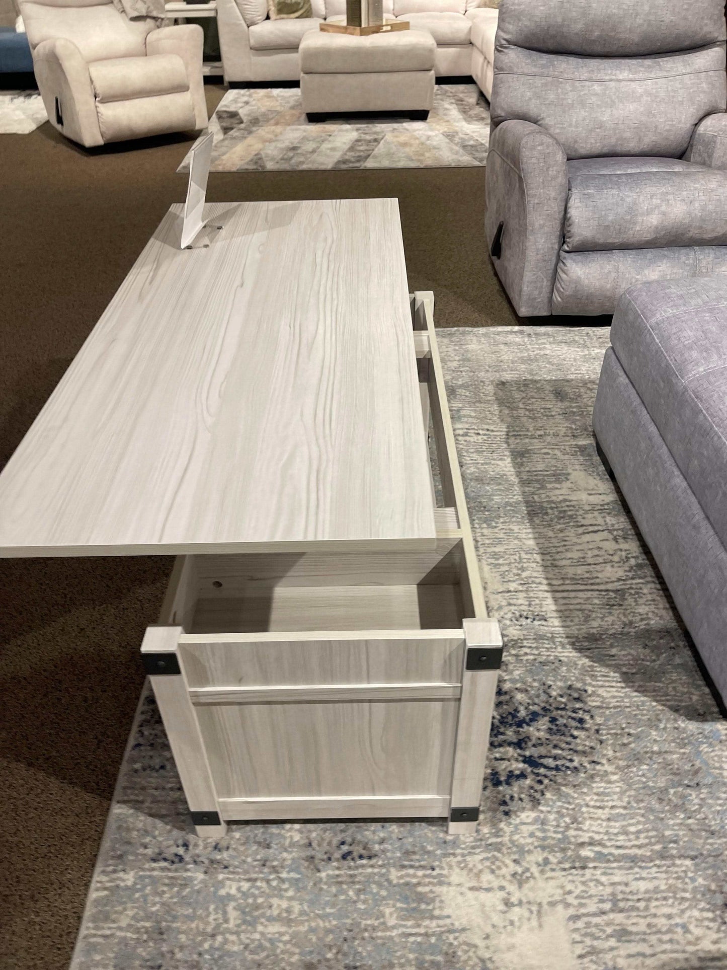 Bayflynn Whitewash Lift-Top Coffee Table