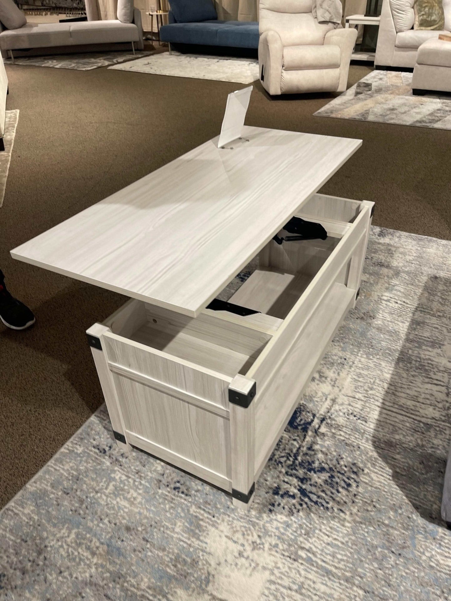 Bayflynn Whitewash Lift-Top Coffee Table