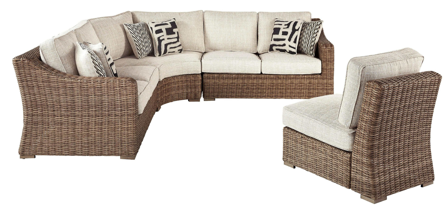 Beachcroft Beige 4pc Outdoor Sectional Set w/ Cushion