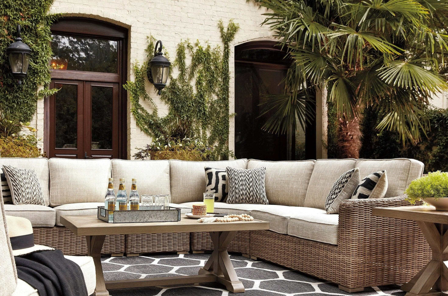 Beachcroft Beige 4pc Outdoor Sectional Set w/ Cushion