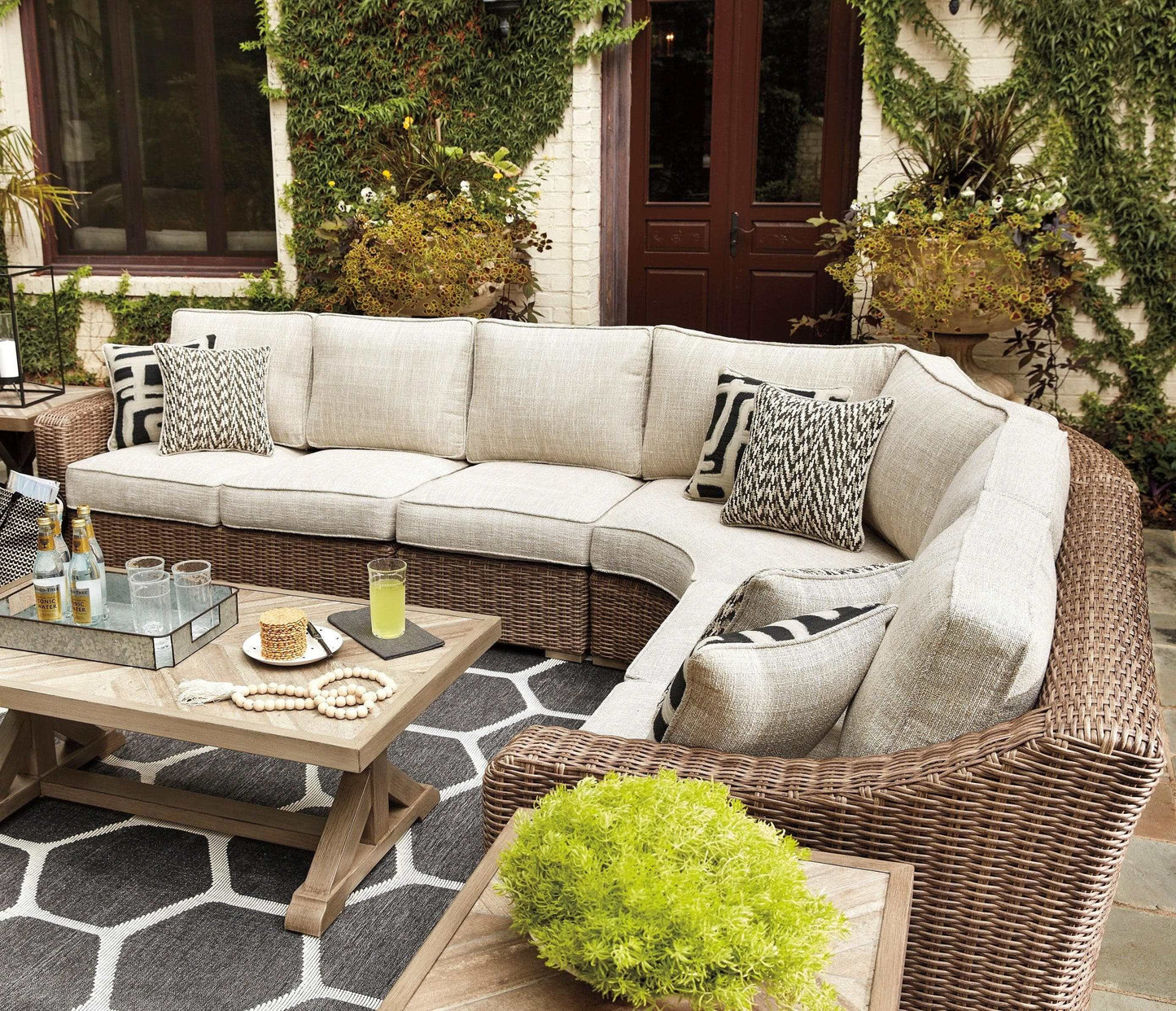 Beachcroft Beige 4pc Outdoor Sectional Set w/ Cushion