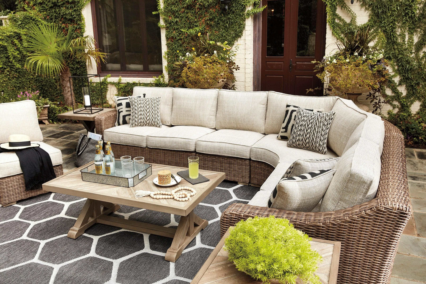 Beachcroft Beige 5pc Outdoor Seating Set w/ Cushion