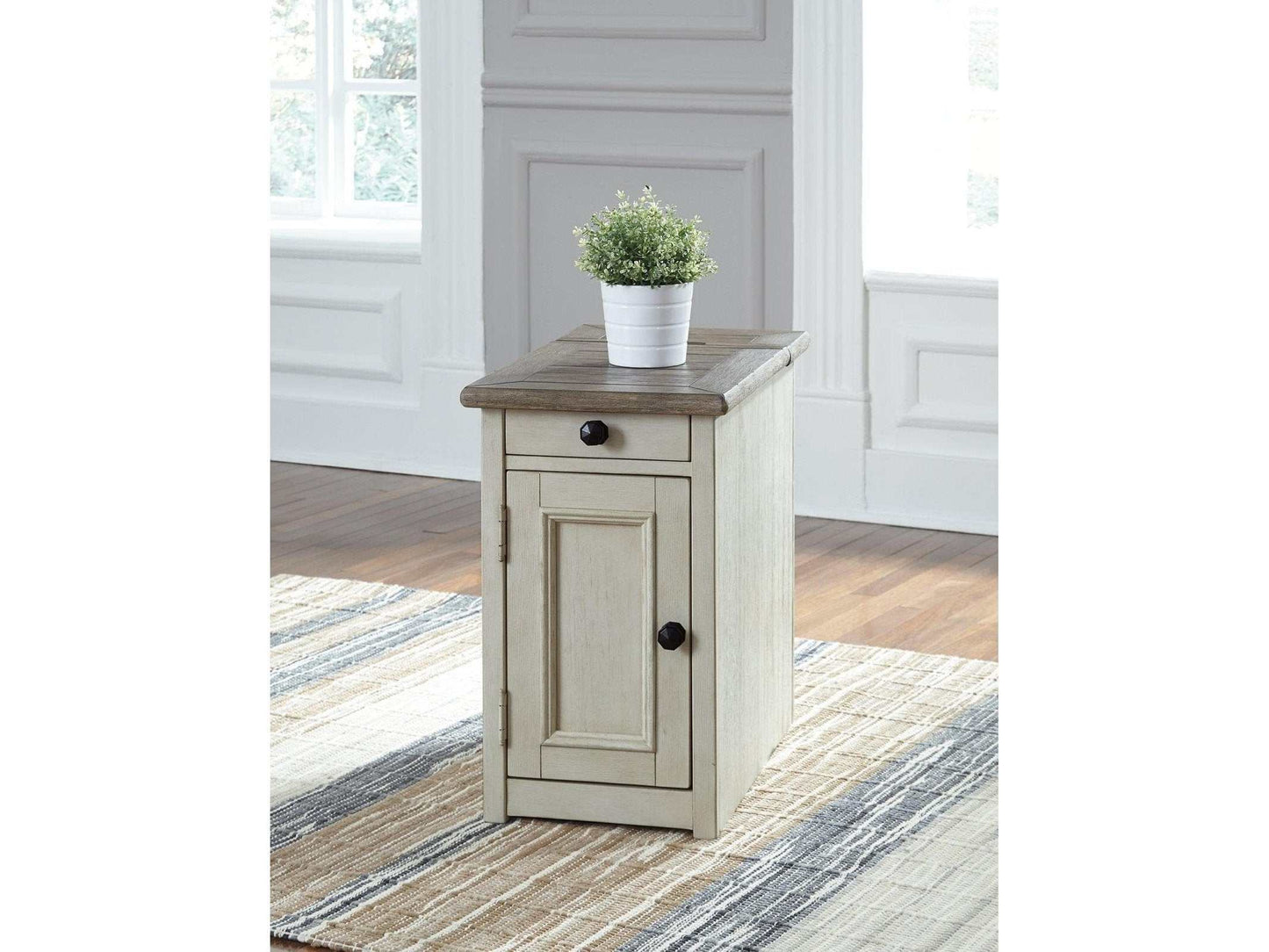 Bolanburg Chairside End Table with USB Ports & Outlets