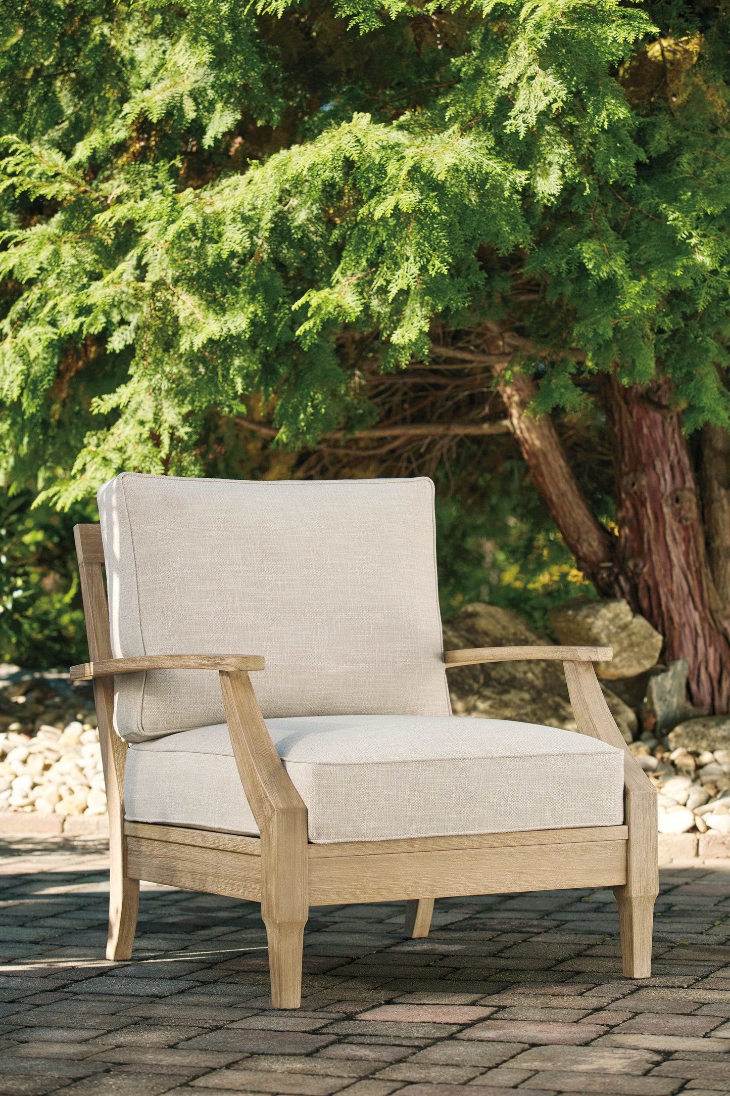 Clare View Outdoor Lounge Chair w/ Cushion