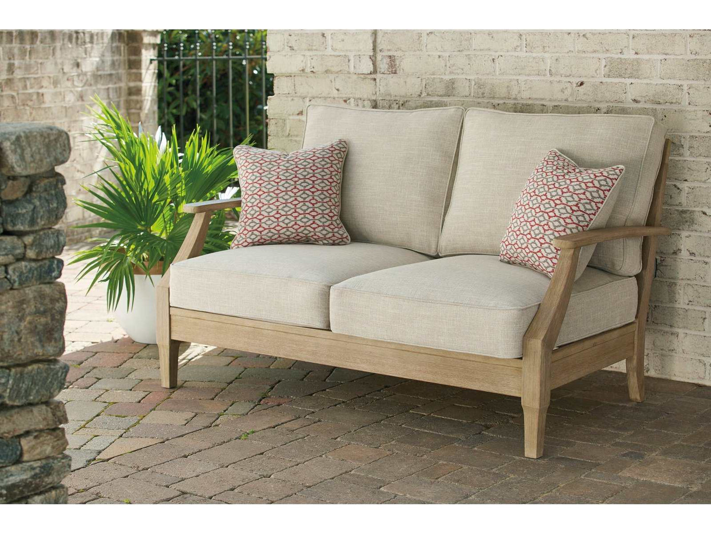 Clare View Outdoor Loveseat w/ Cushion