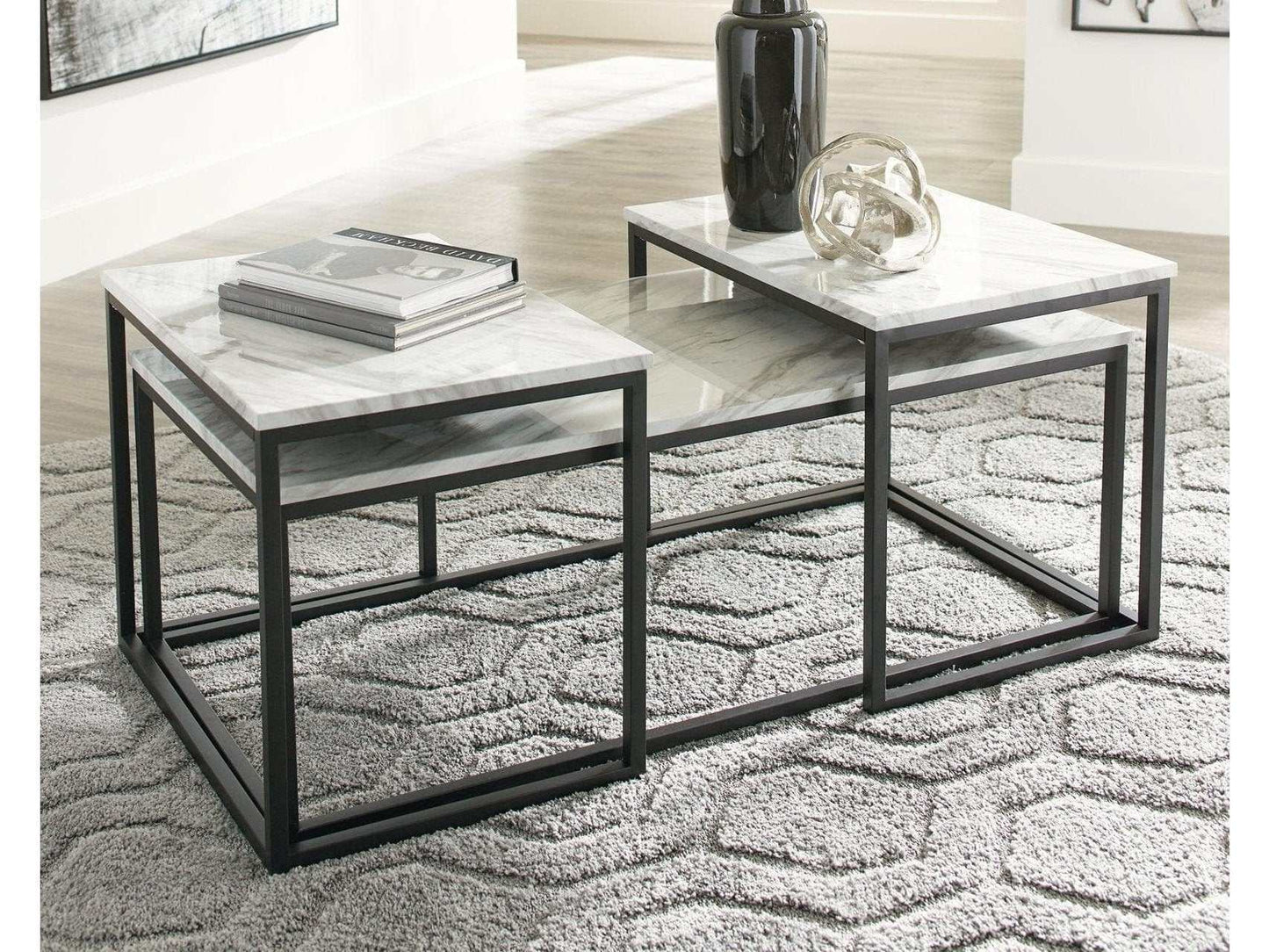 Donnesta Table (Set of 3)