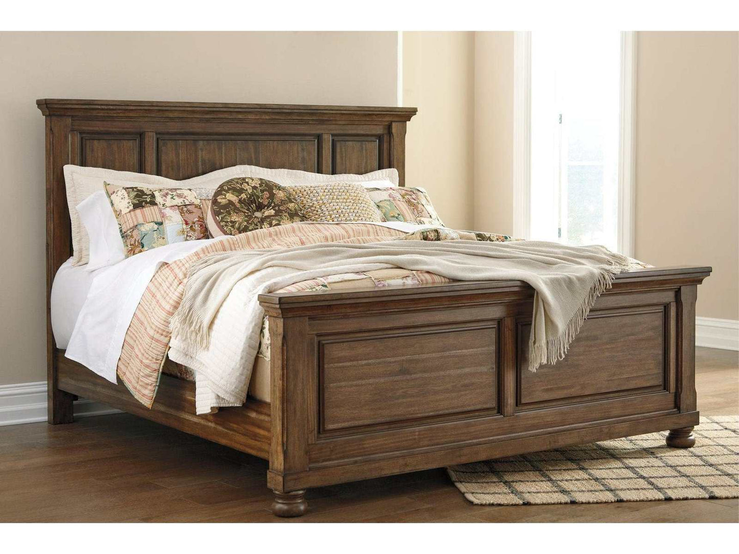 Flynnter Medium Brown King Panel Bed