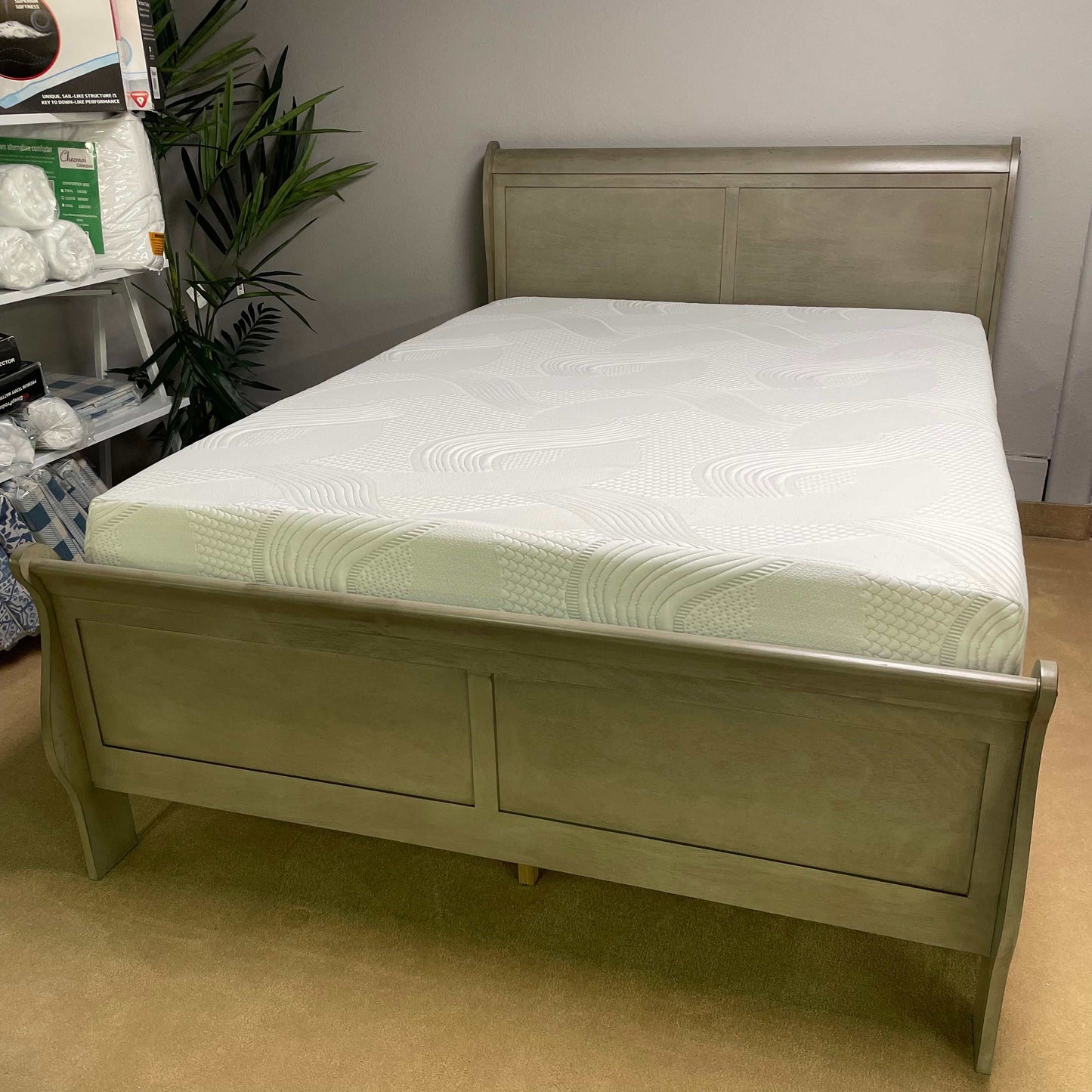 Kordasky Gray Queen Sleigh Bed