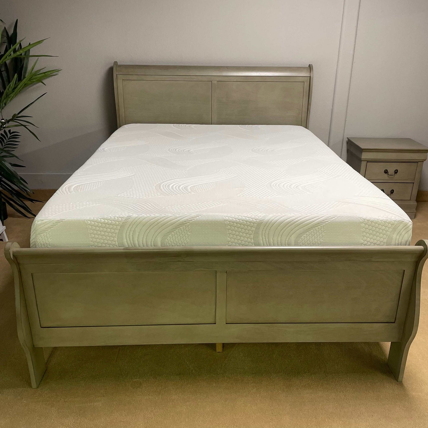 Kordasky Gray Queen Sleigh Bed