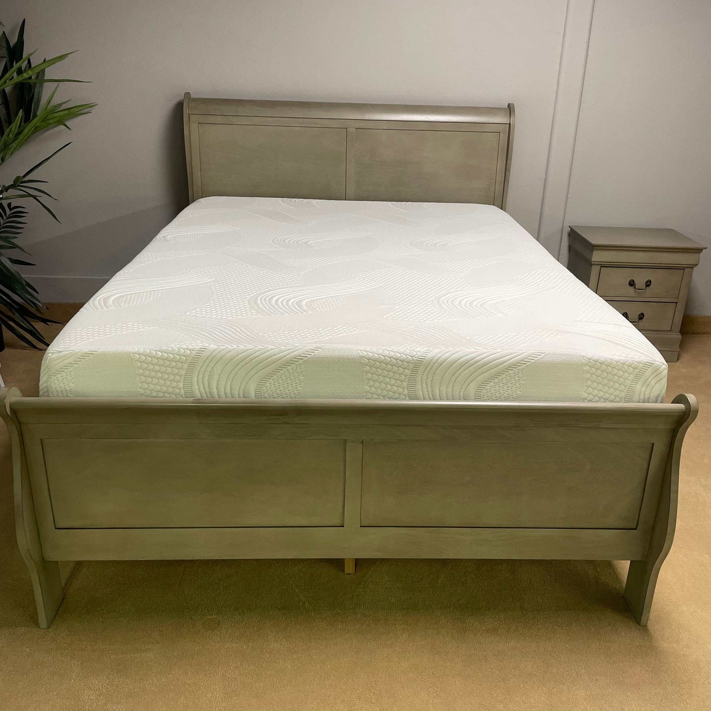 Kordasky Gray Queen Sleigh Bed