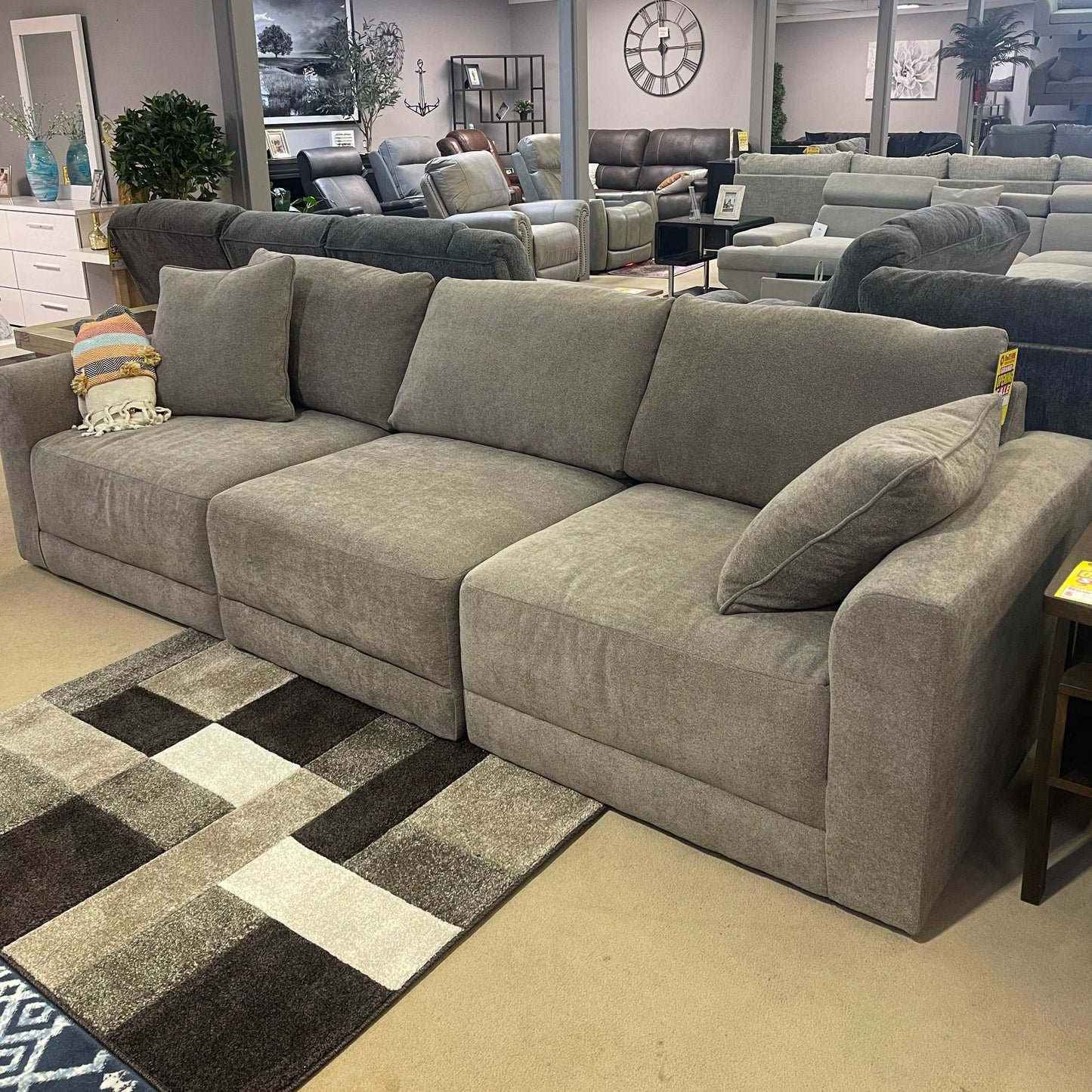 Raeanna Storm Sectional Sofa / 3pc