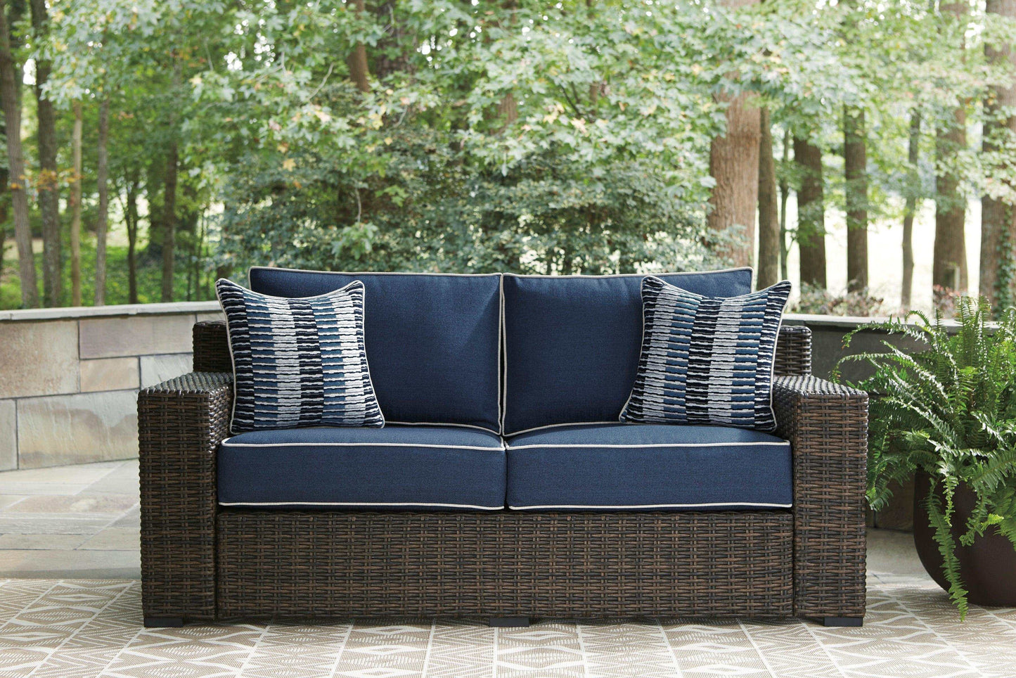 Grasson Lane Outdoor Seating Group / 5pc Set