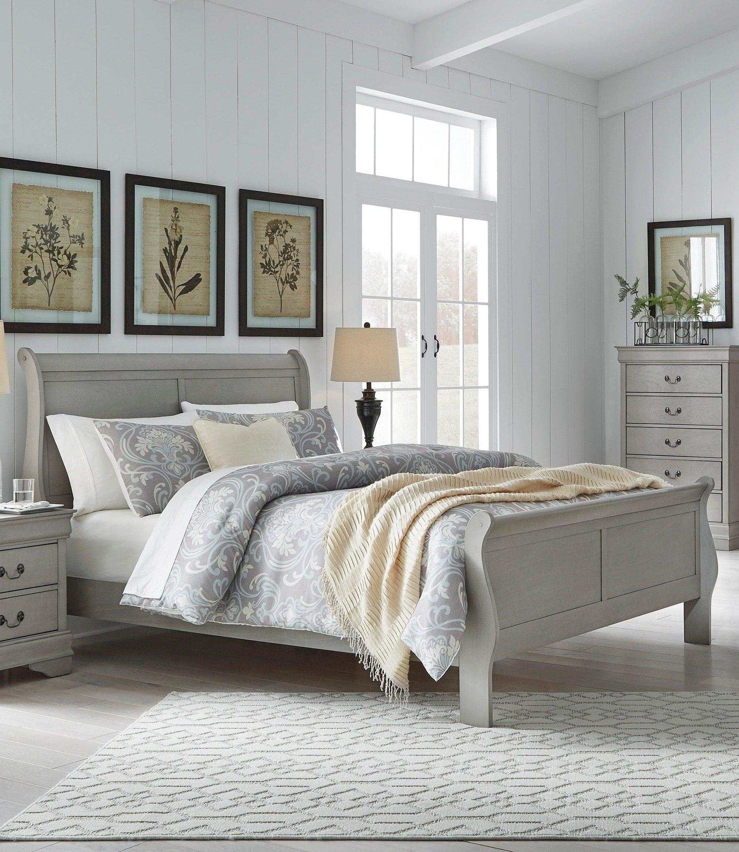 Kordasky Gray Queen Sleigh Bed