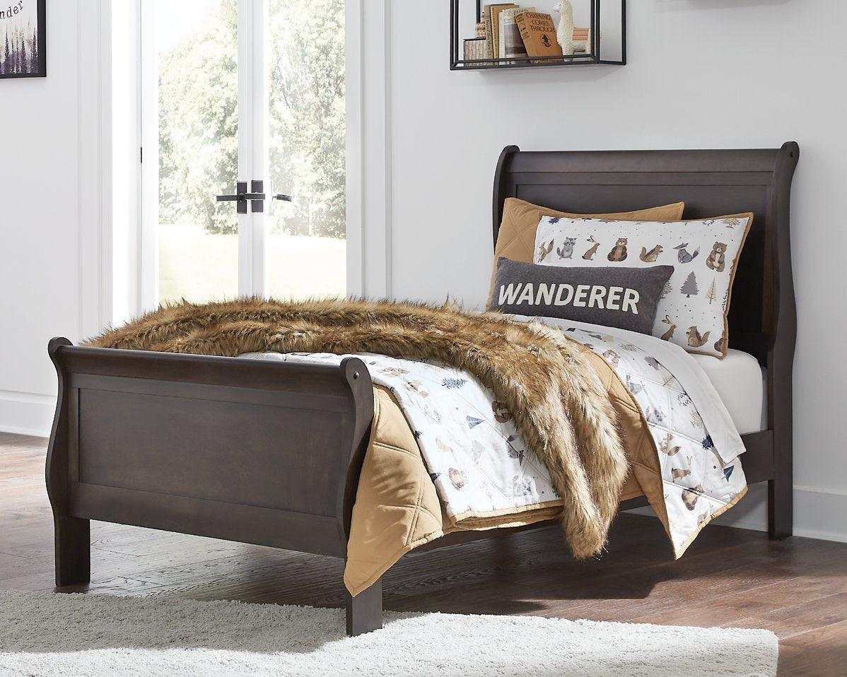 Leewarden Dark Brown Sleigh Bed