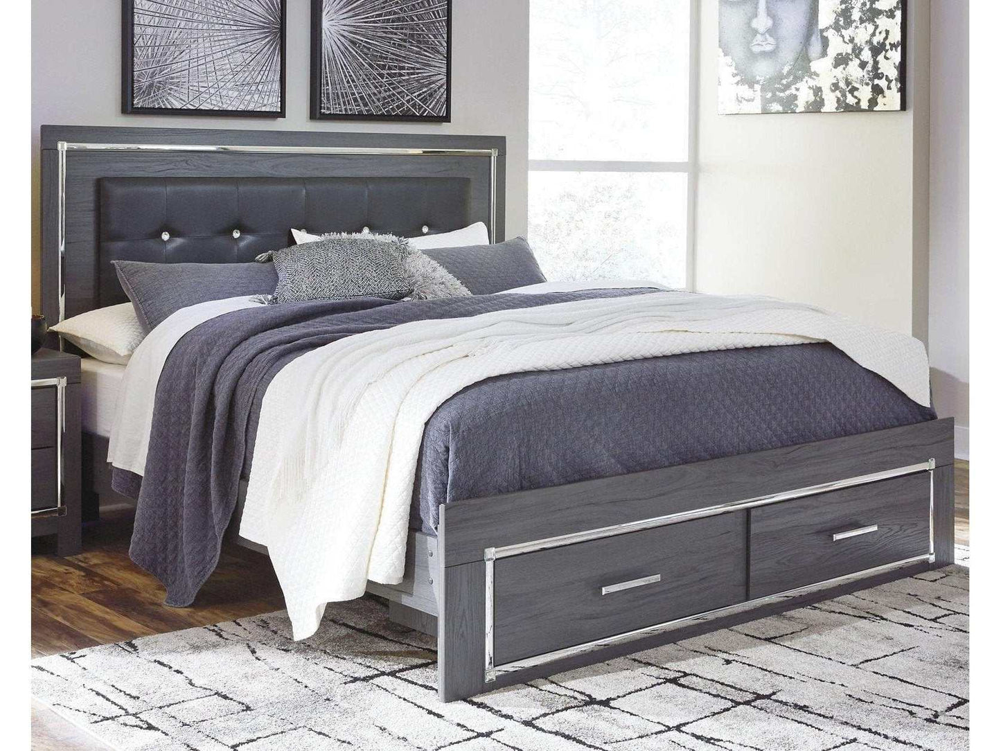 Lodanna Gray King Panel Bed w/ FB Storage & LED