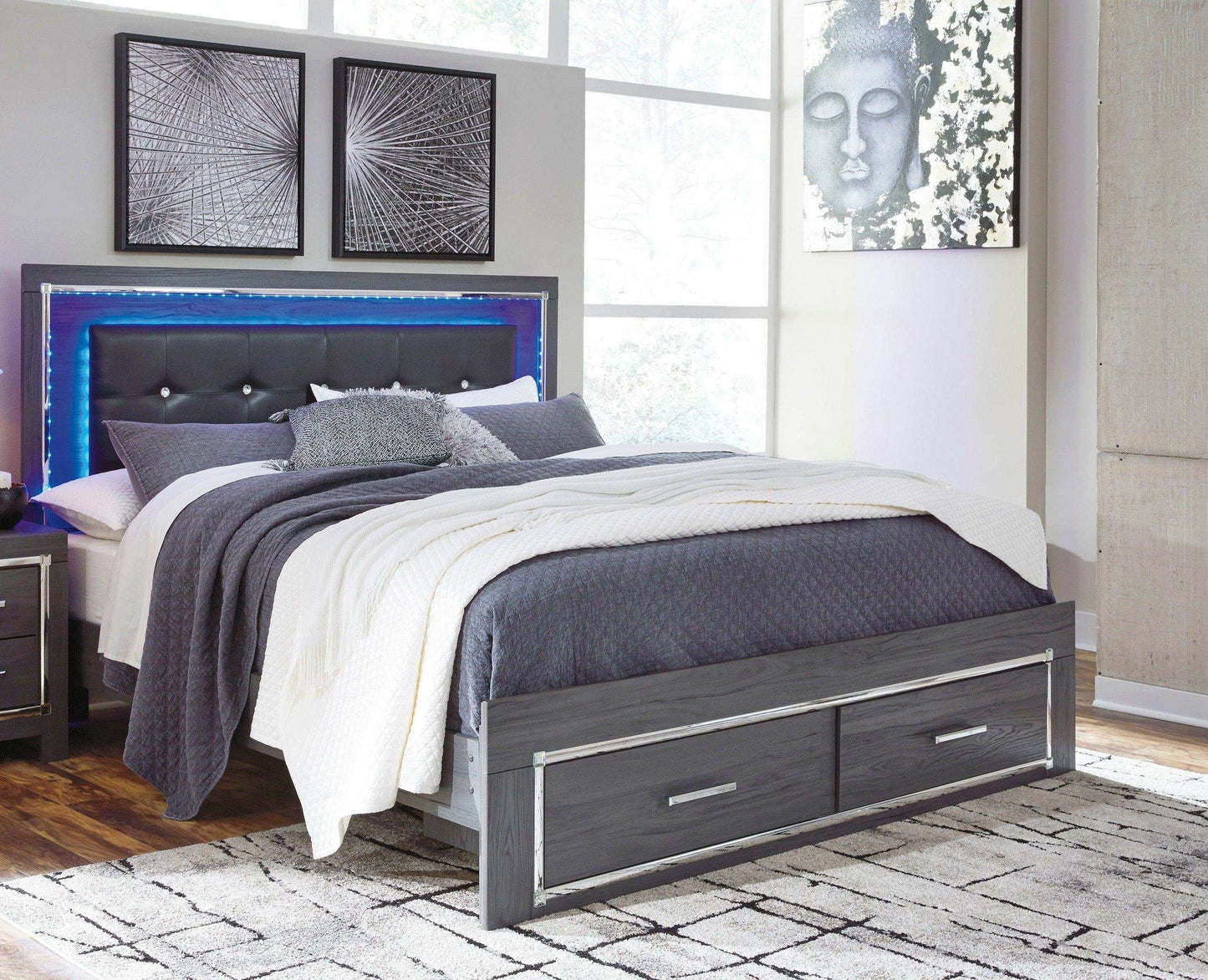 Lodanna Gray King Panel Bed w/ FB Storage & LED