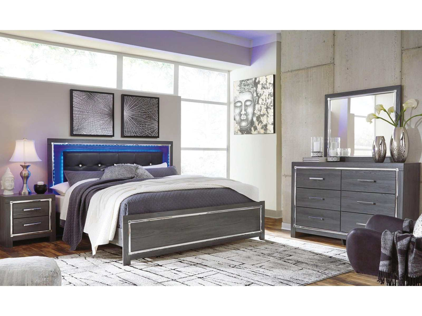 Lodanna Gray Queen Panel Bed w/ LED Bedroom Set / 4pc