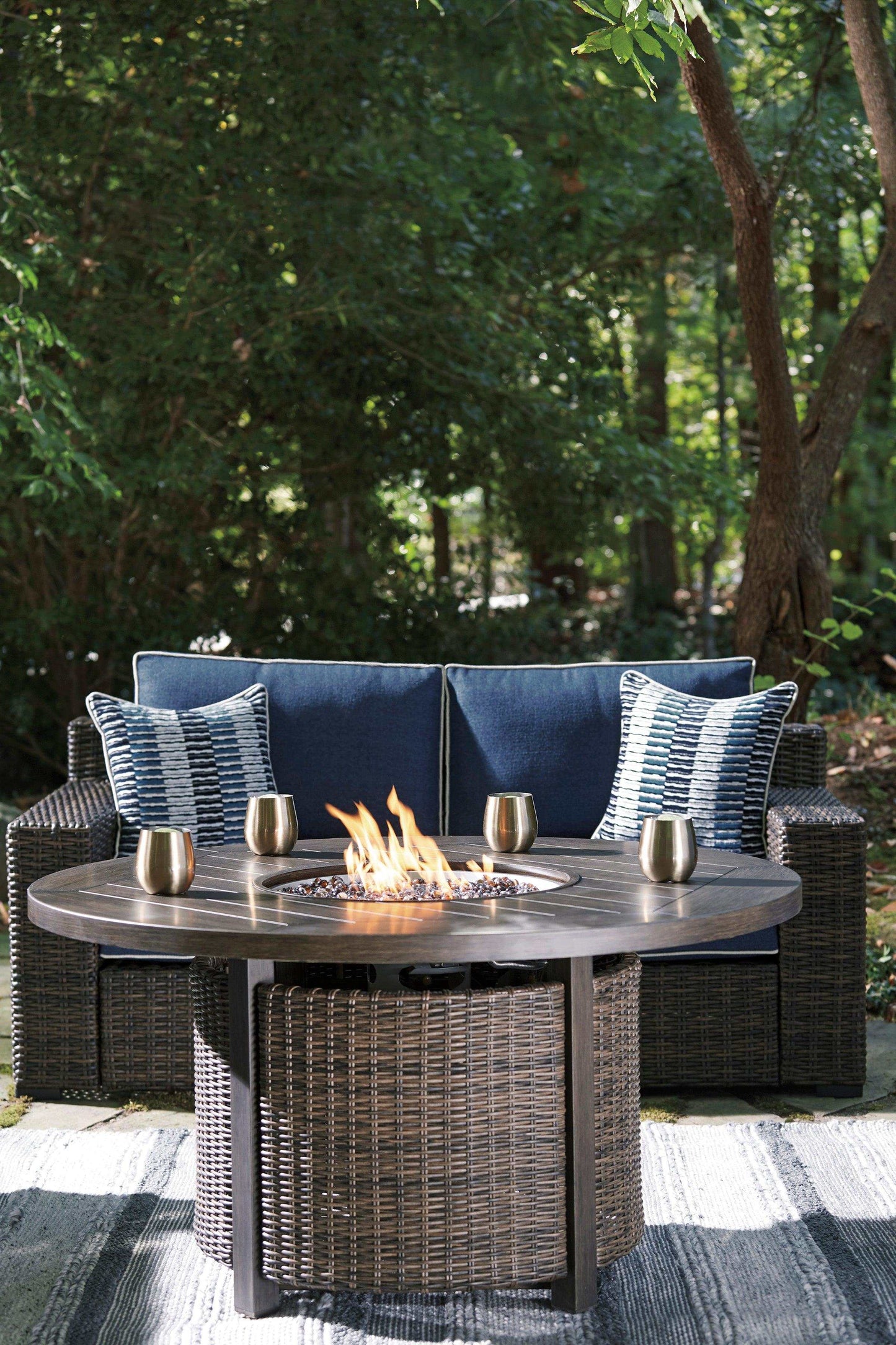 Paradise Trail Round Outdoor Fire Pit Table