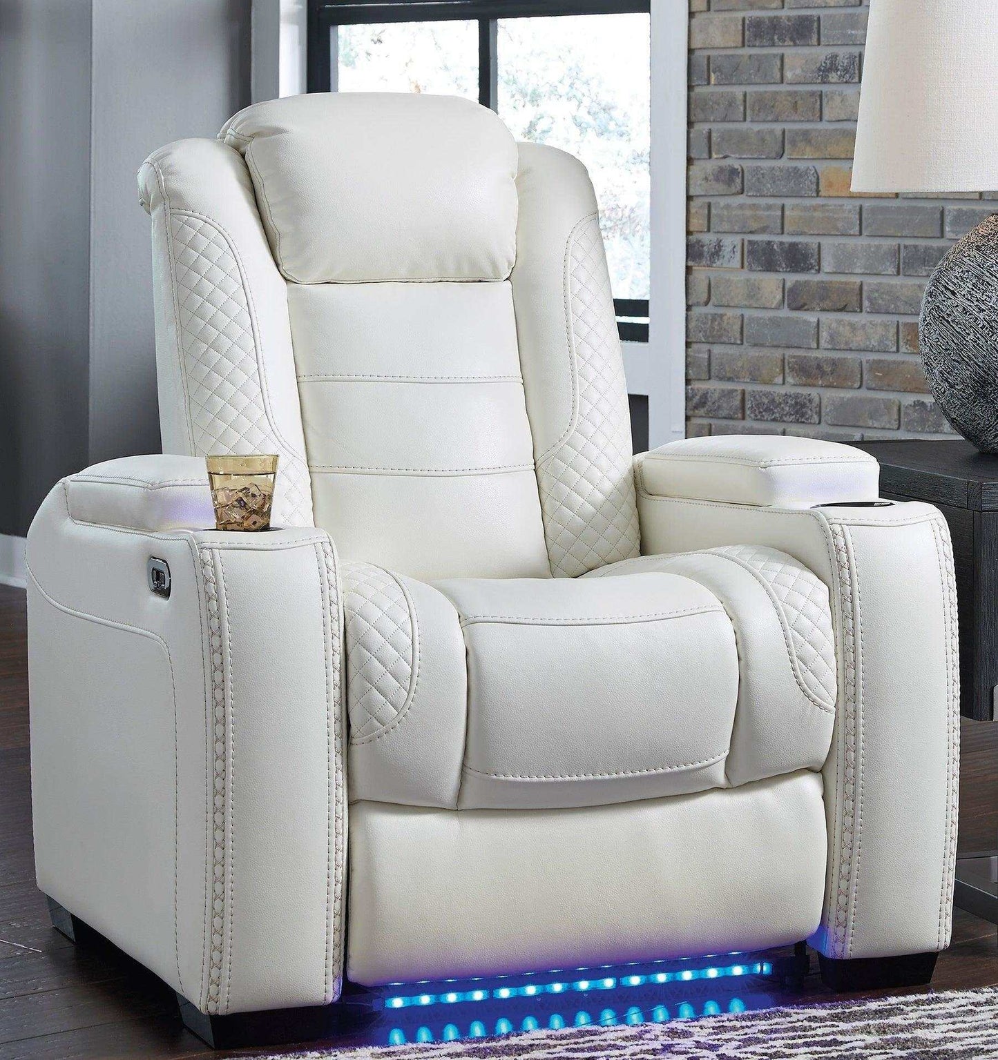 Party Time Midnight Power Recliner w/LED