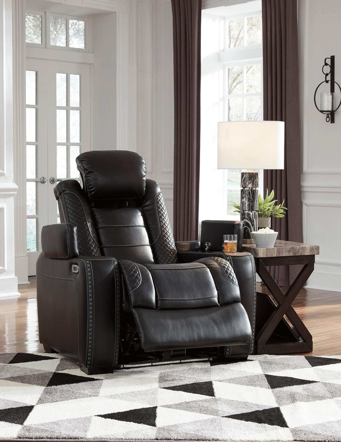 Party Time Midnight Power Recliner w/LED