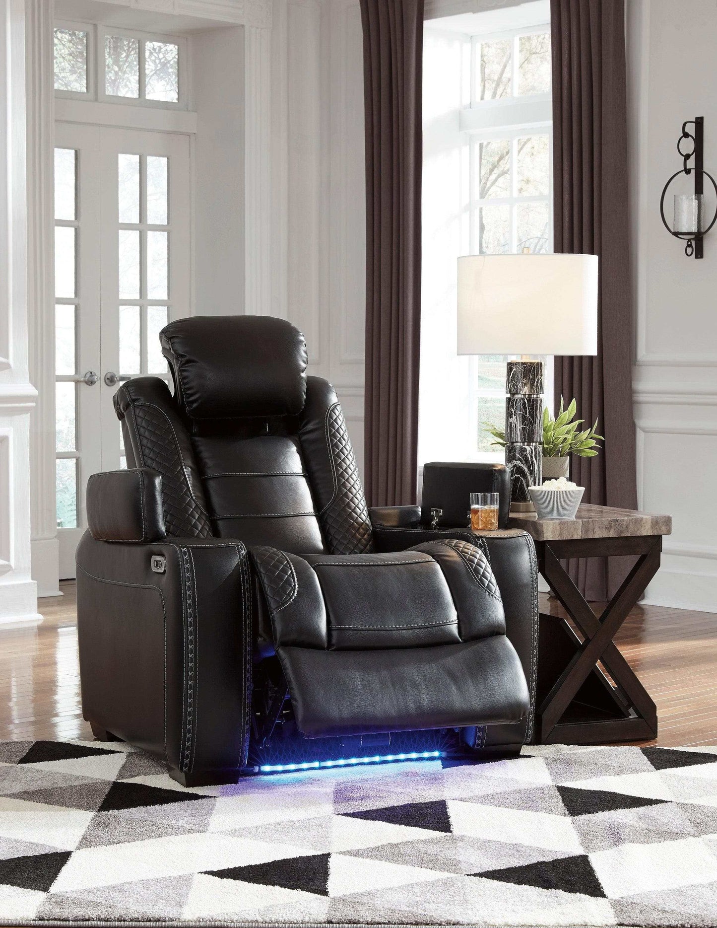 Party Time Midnight Power Recliner w/LED