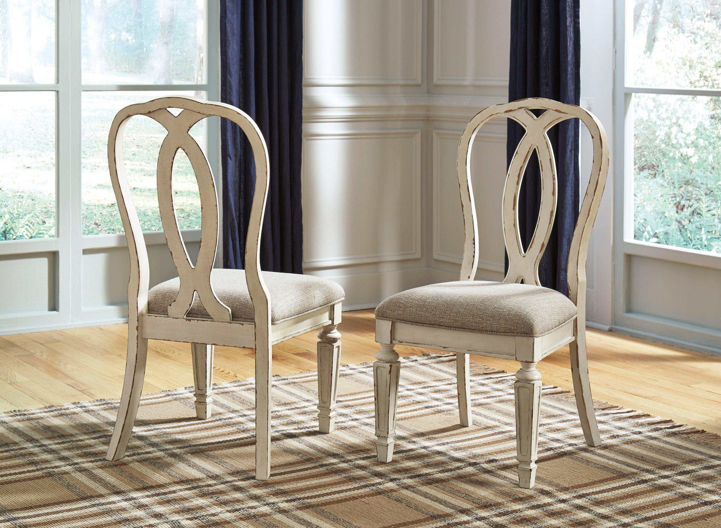 Realyn Chipped White Dining Chair (Set of 2)