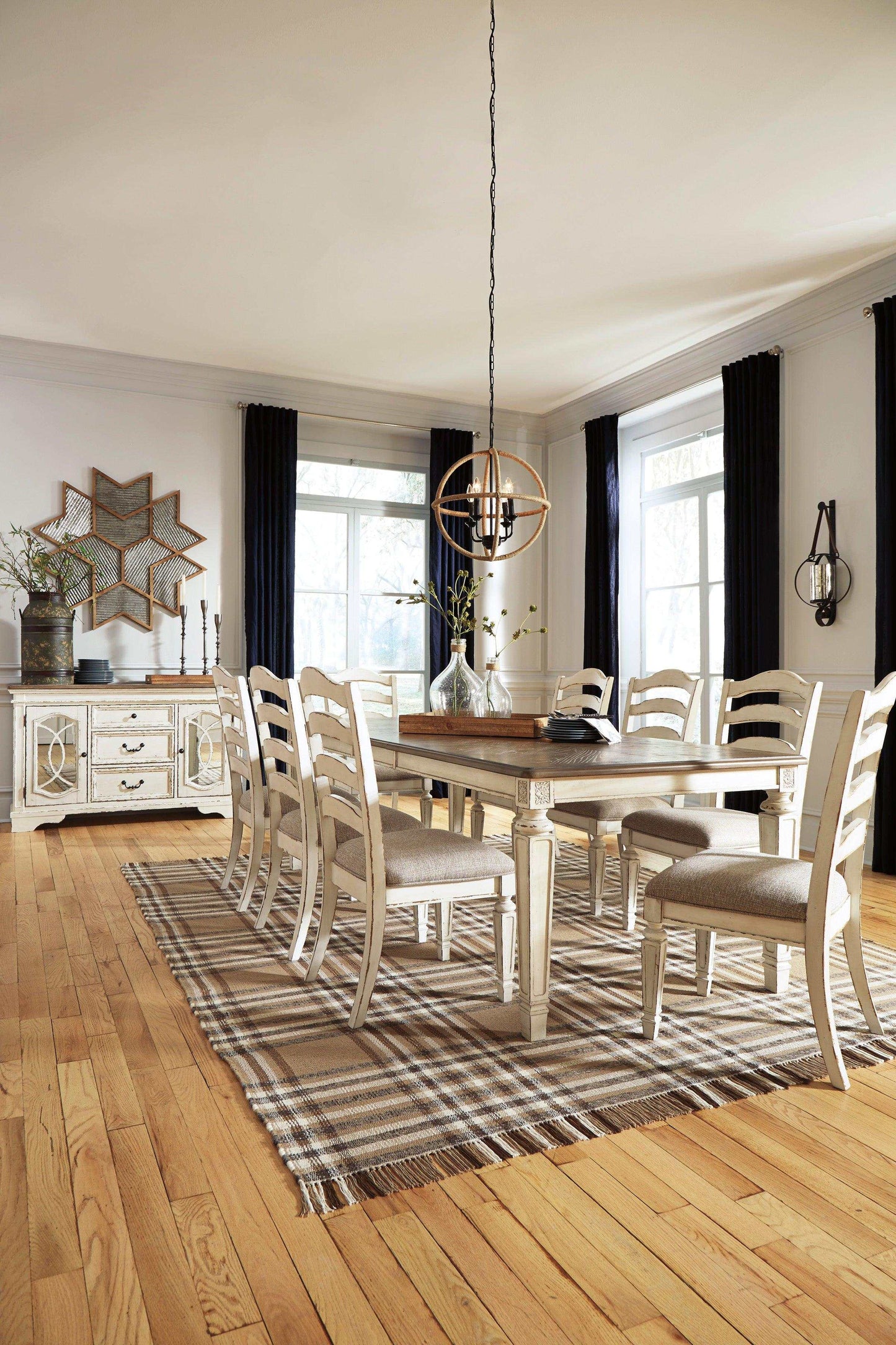 Realyn Chipped White Dining Room Set / 9pc