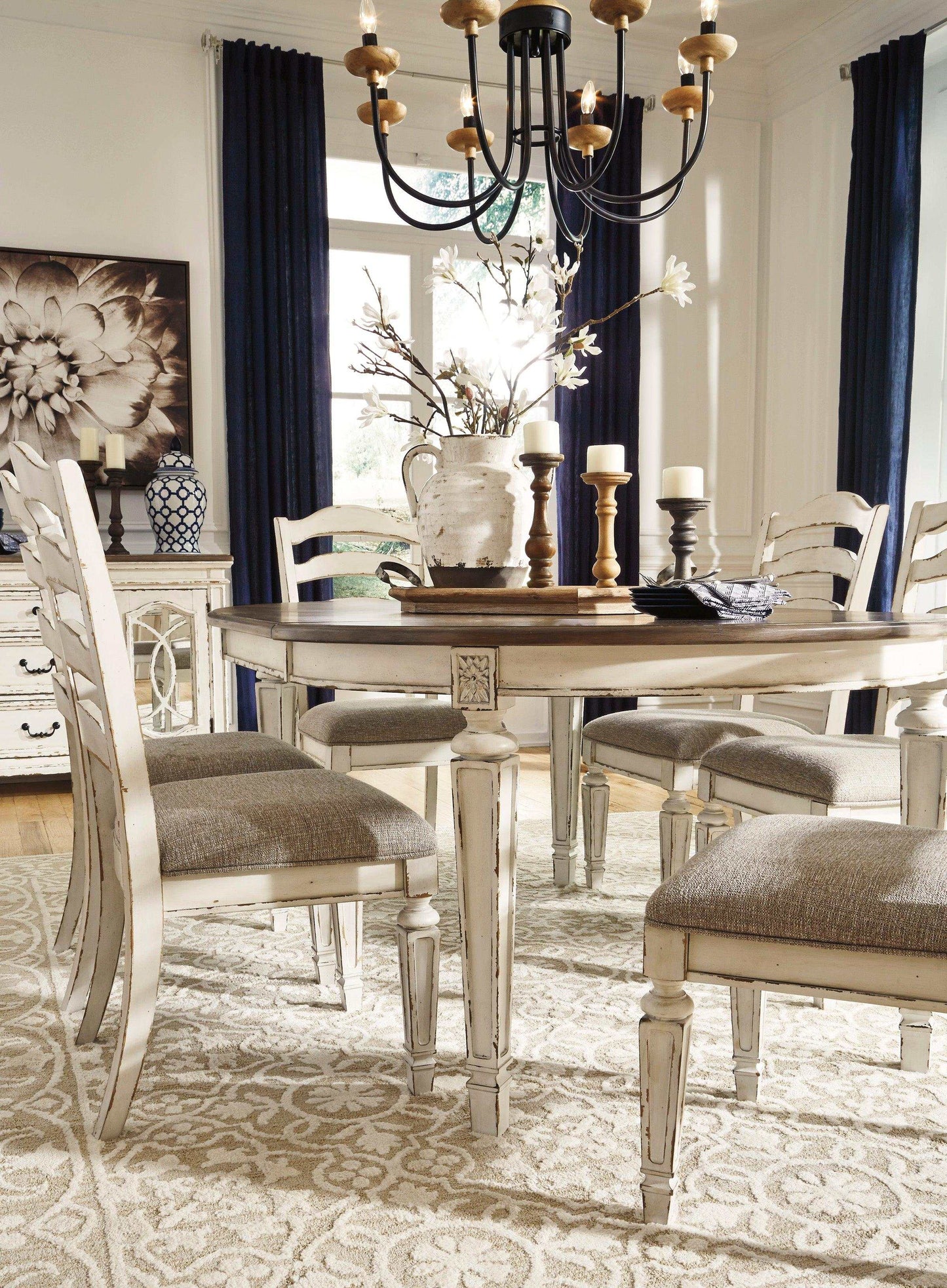 Realyn Chipped White Oval Dining Room Set / 7pc