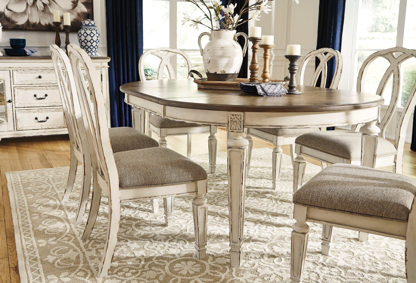 Realyn Chipped White Oval Dining Room Set / 7pc